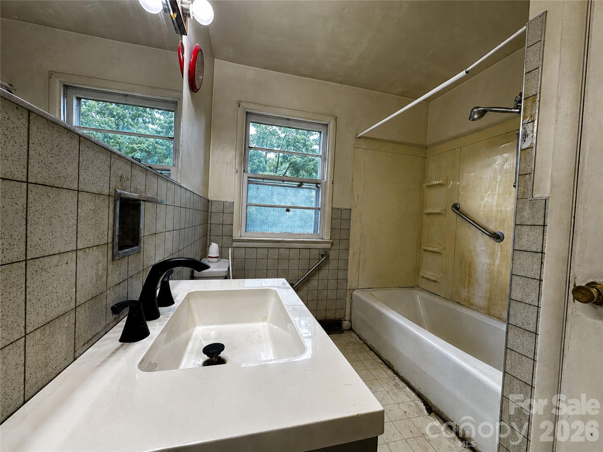 440 US 19e Highway — Spruce Pine