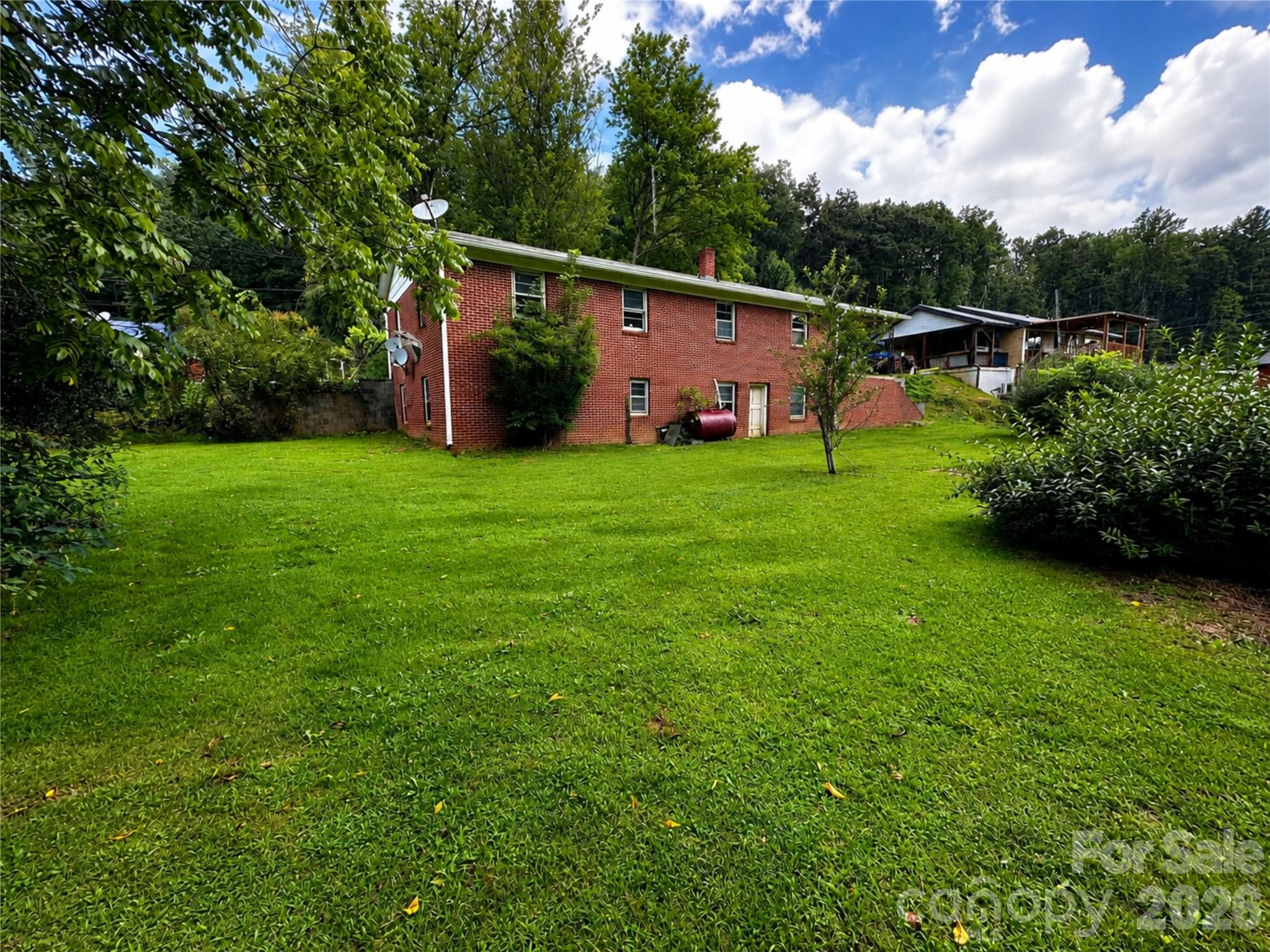 440 US 19e Highway — Spruce Pine