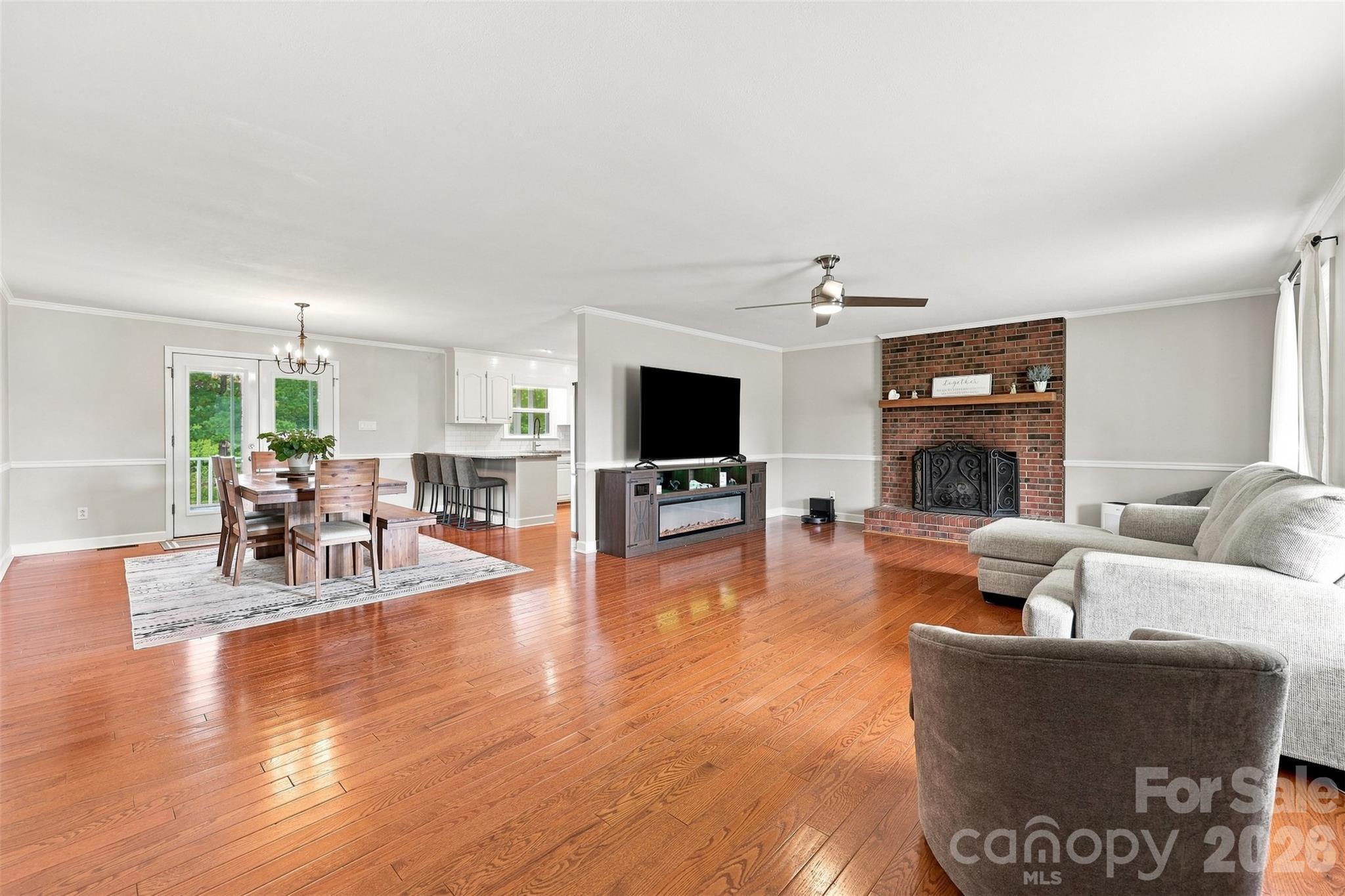 650 Monticello Road — Lancaster
