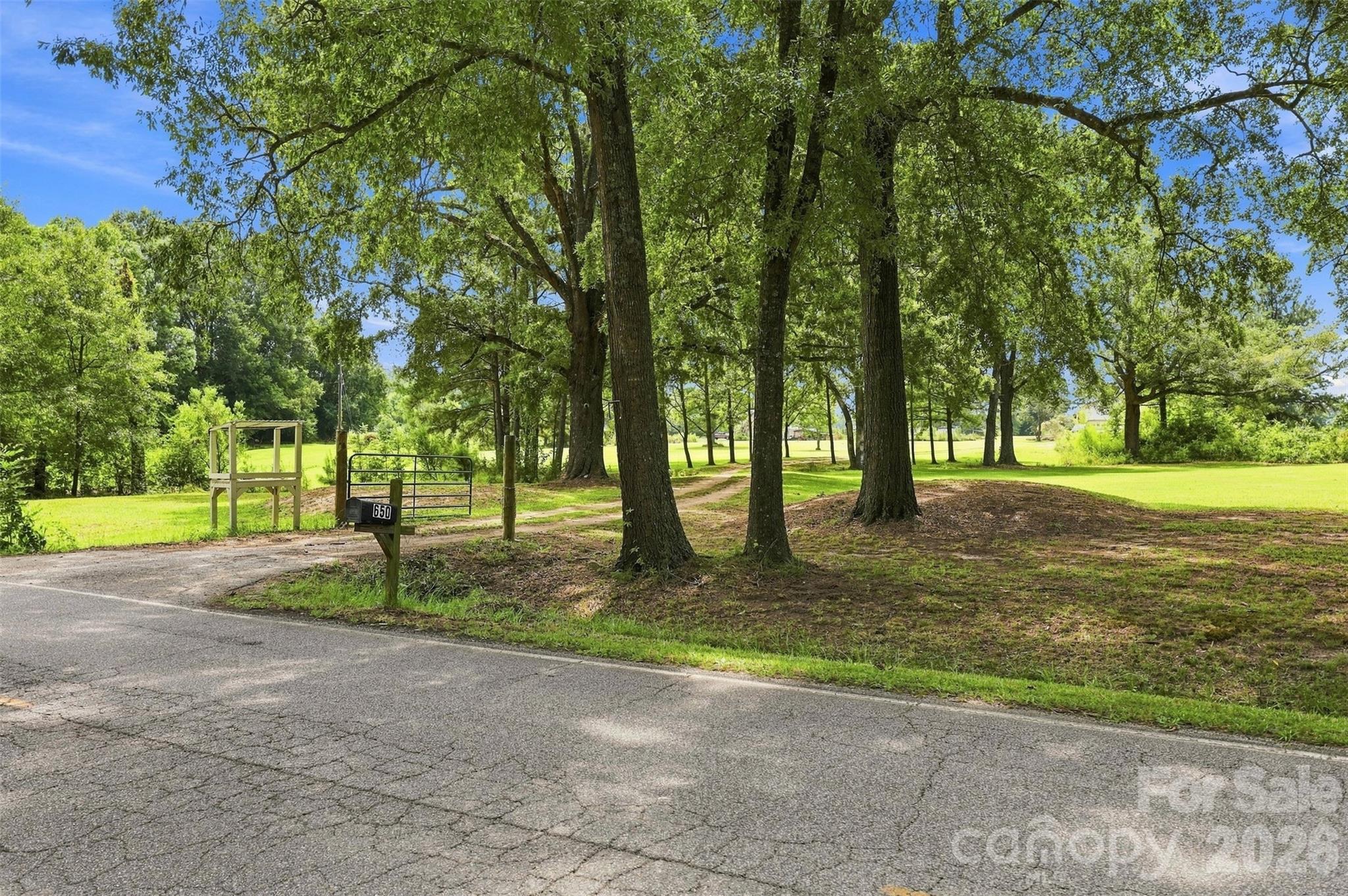 650 Monticello Road — Lancaster