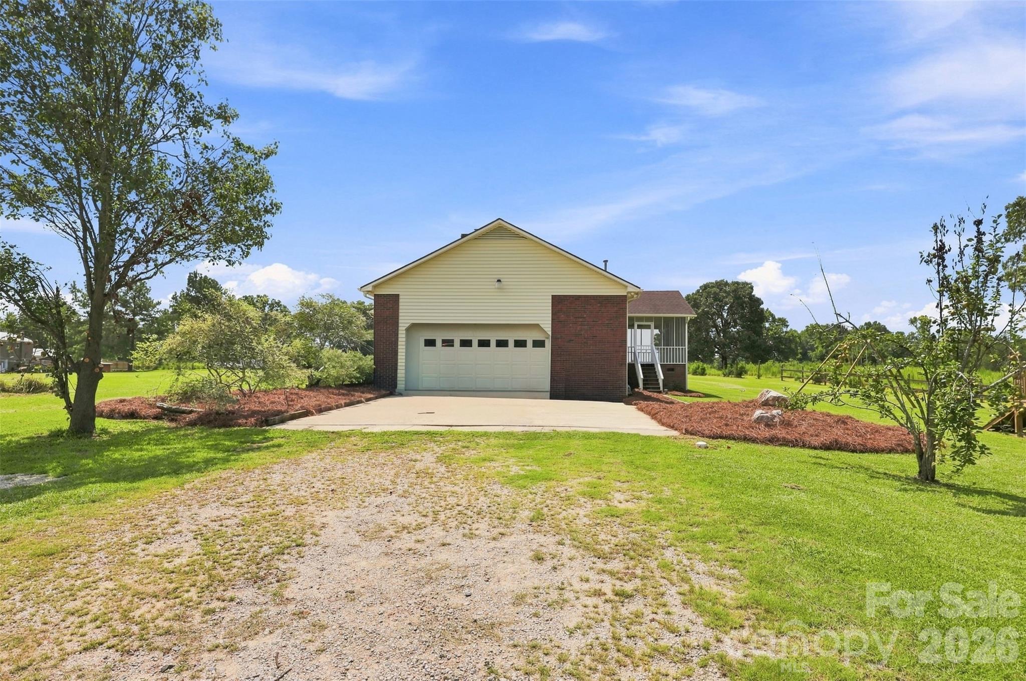 650 Monticello Road — Lancaster