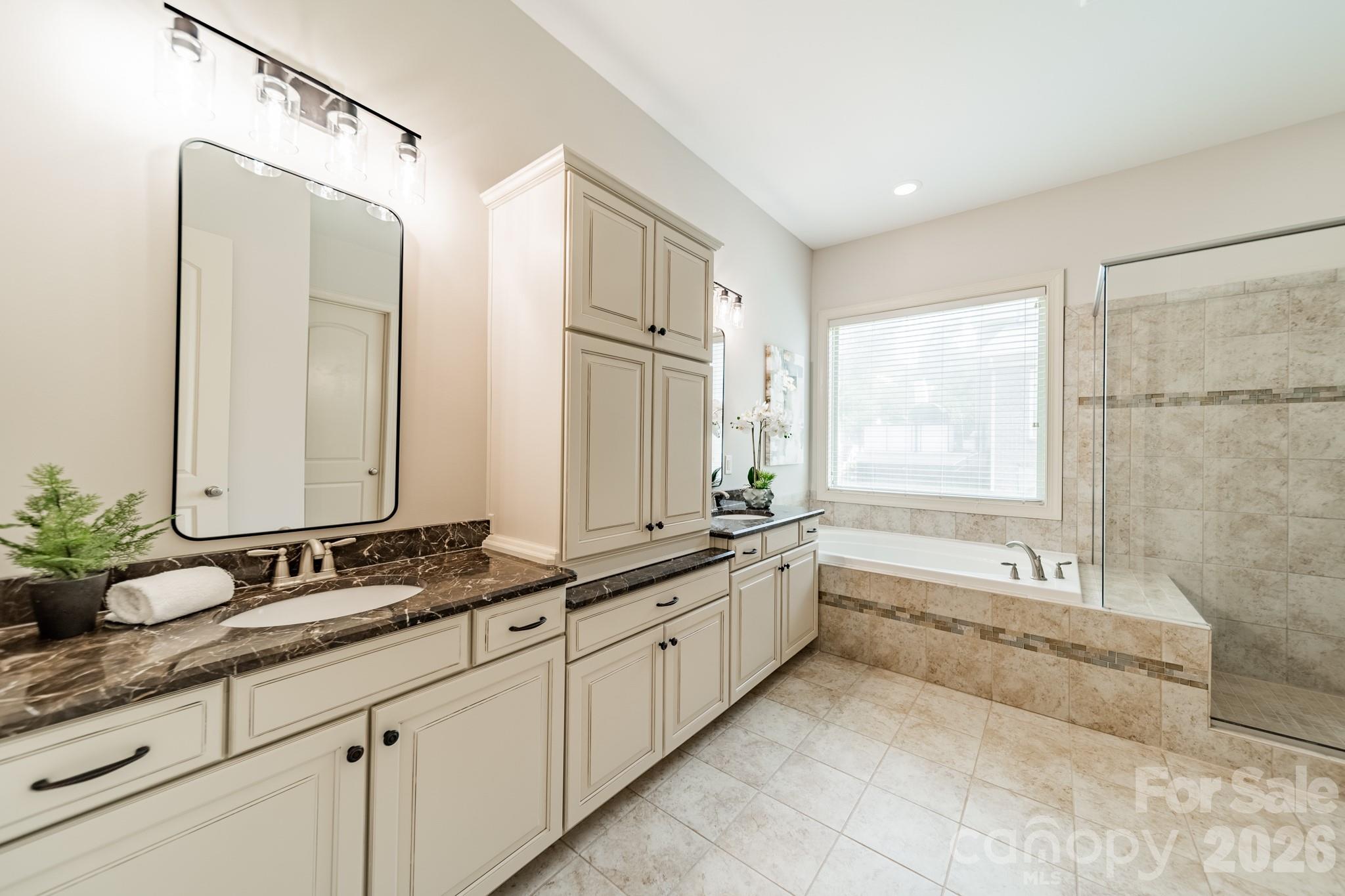 417 Five Leaf Lane — Waxhaw