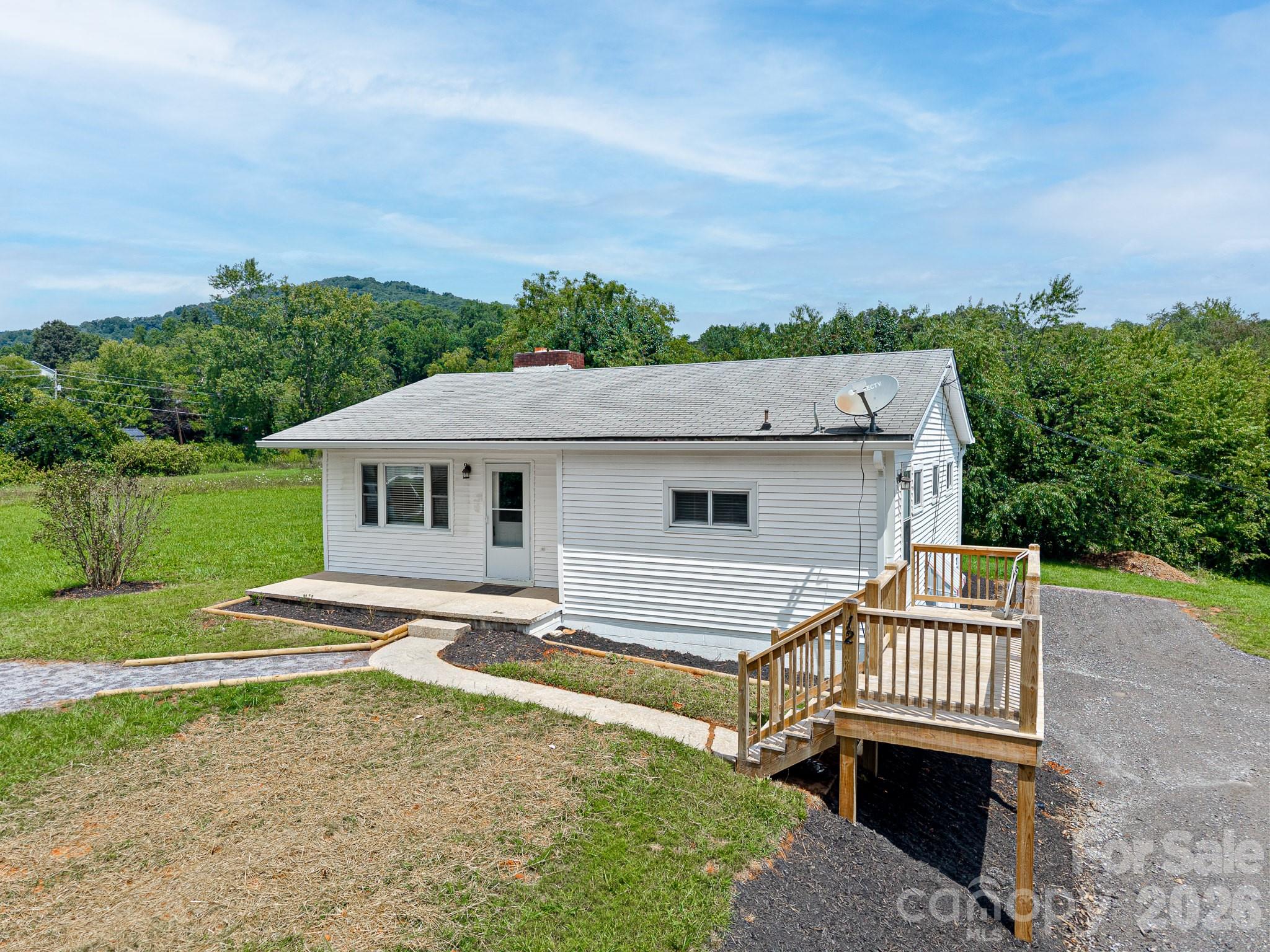 12 Baker Road — Asheville