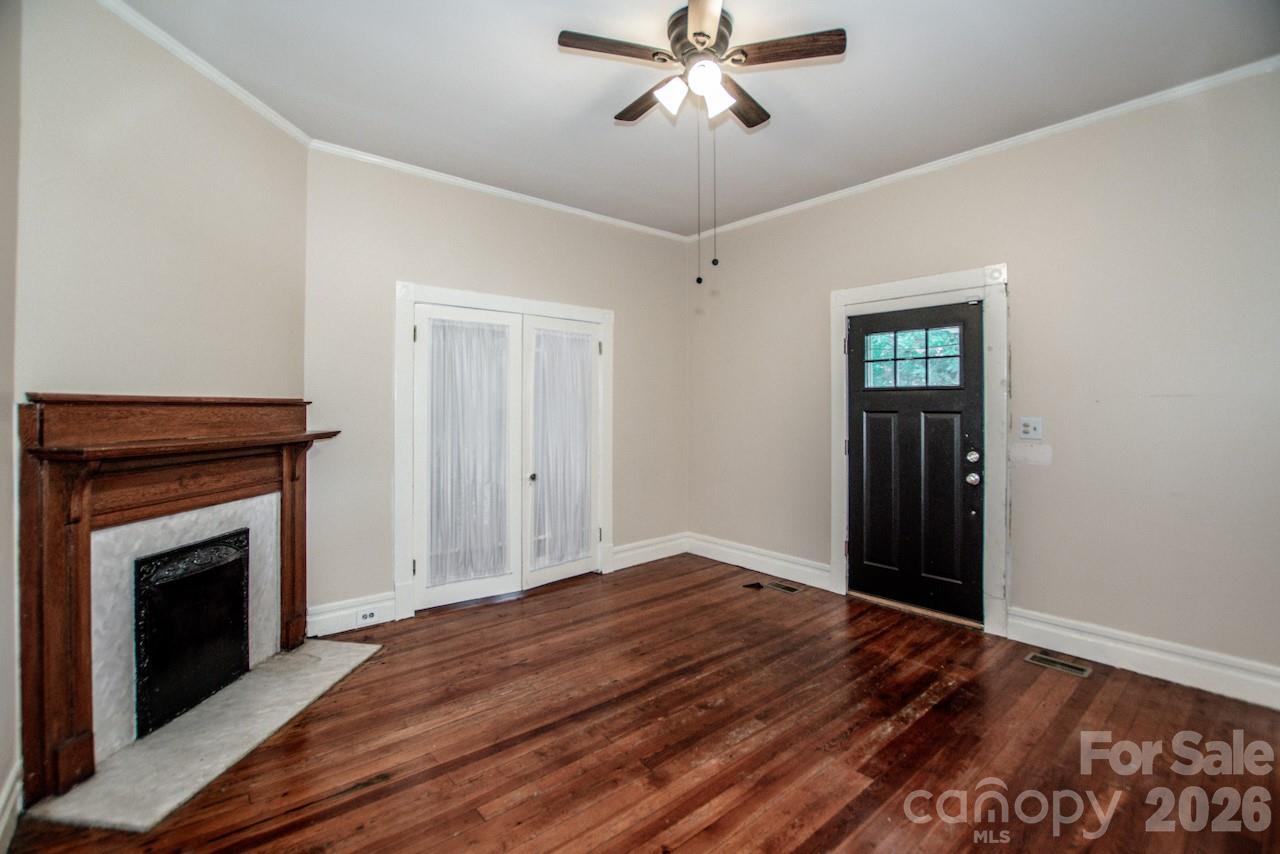 316 S Race Street — Statesville