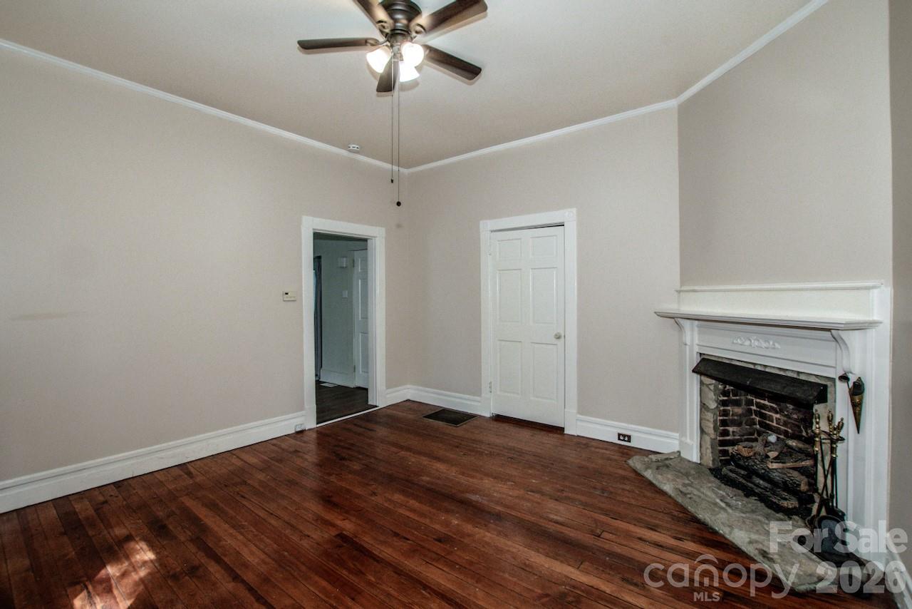 316 S Race Street — Statesville