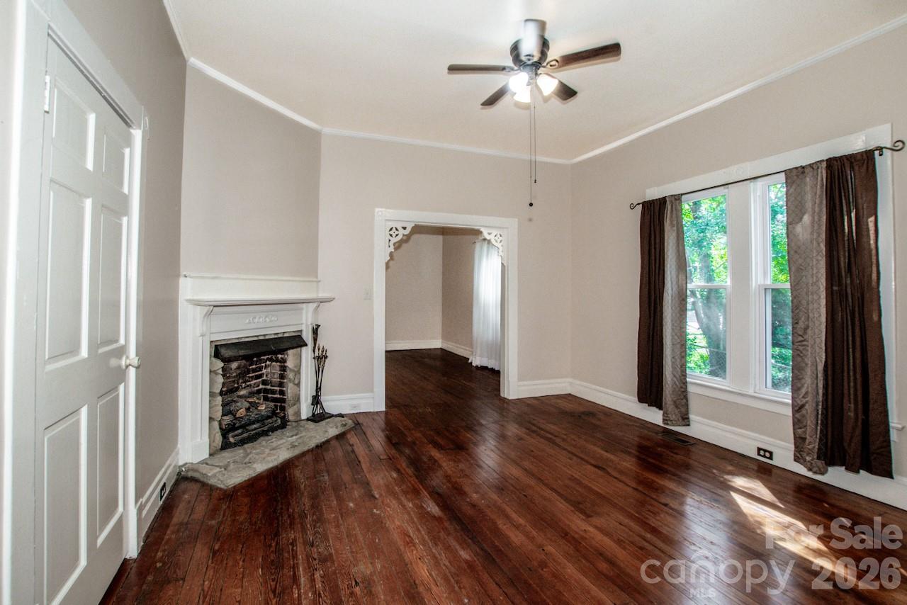 316 S Race Street — Statesville