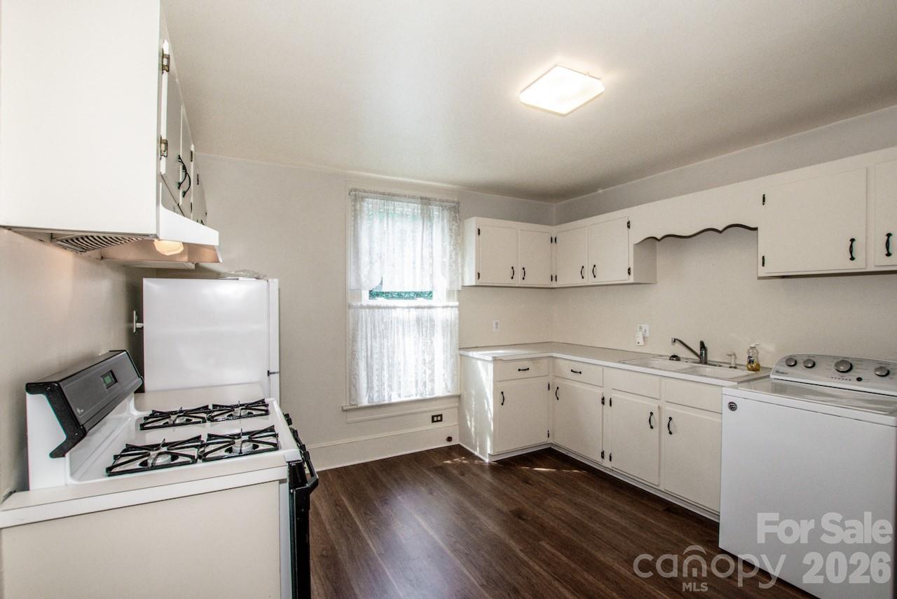 316 S Race Street — Statesville