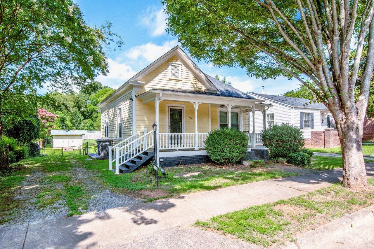 316 S Race Street — Statesville