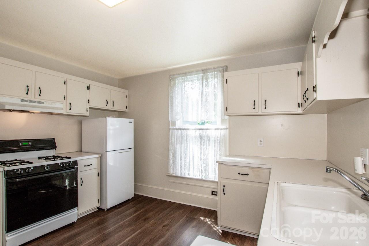 316 S Race Street — Statesville