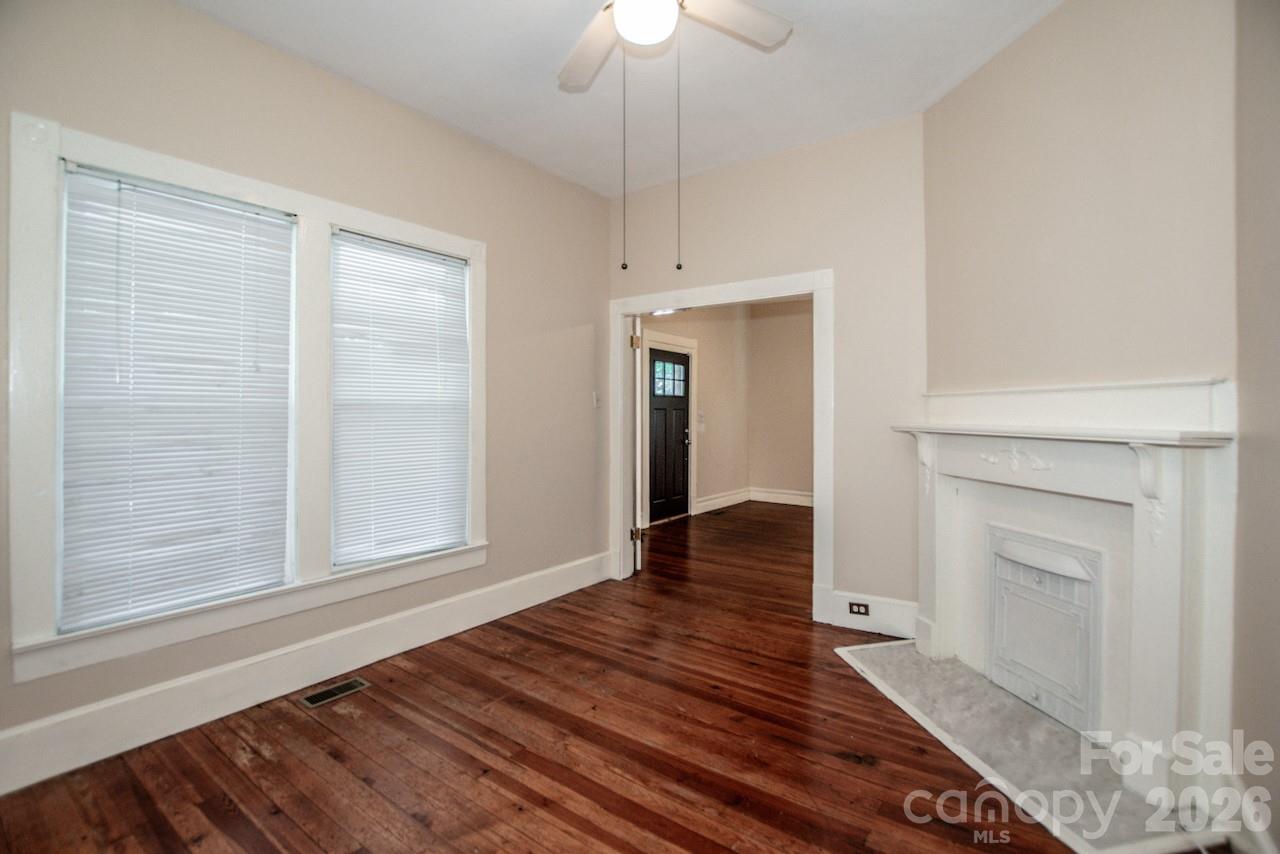 316 S Race Street — Statesville