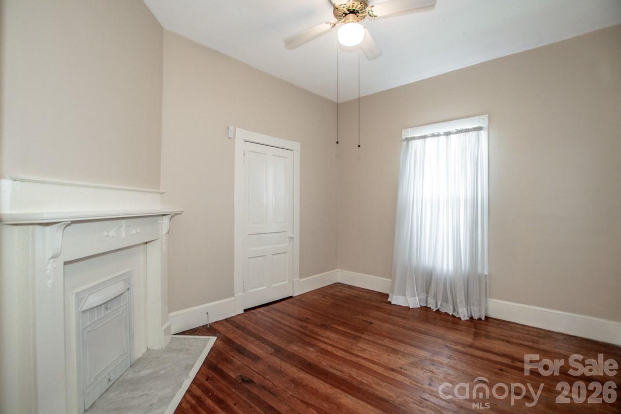 316 S Race Street — Statesville
