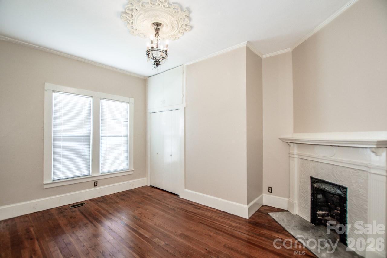 316 S Race Street — Statesville
