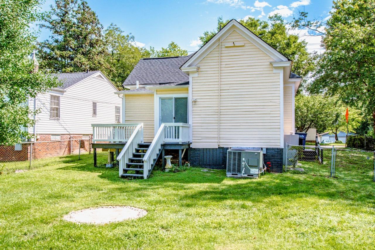 316 S Race Street — Statesville