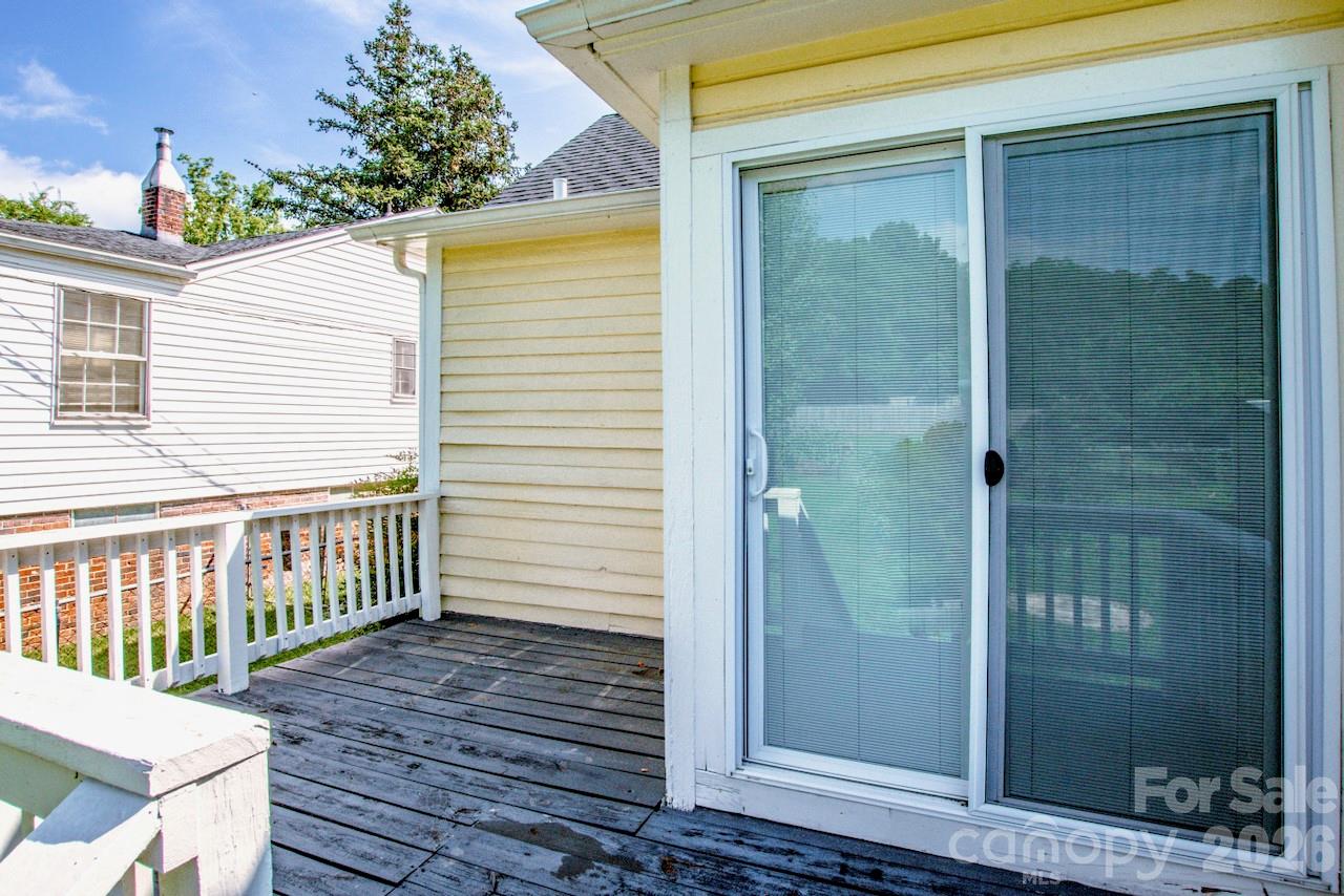 316 S Race Street — Statesville