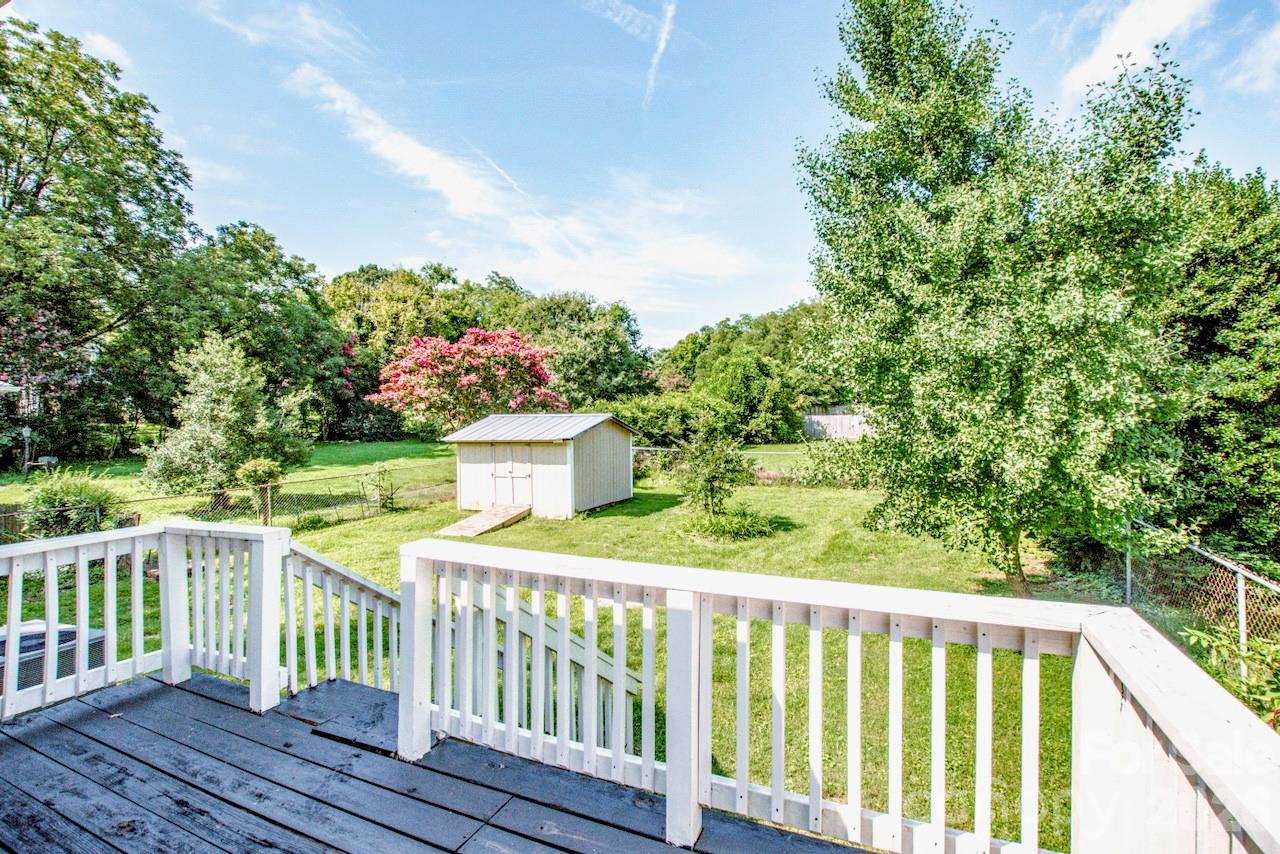 316 S Race Street — Statesville