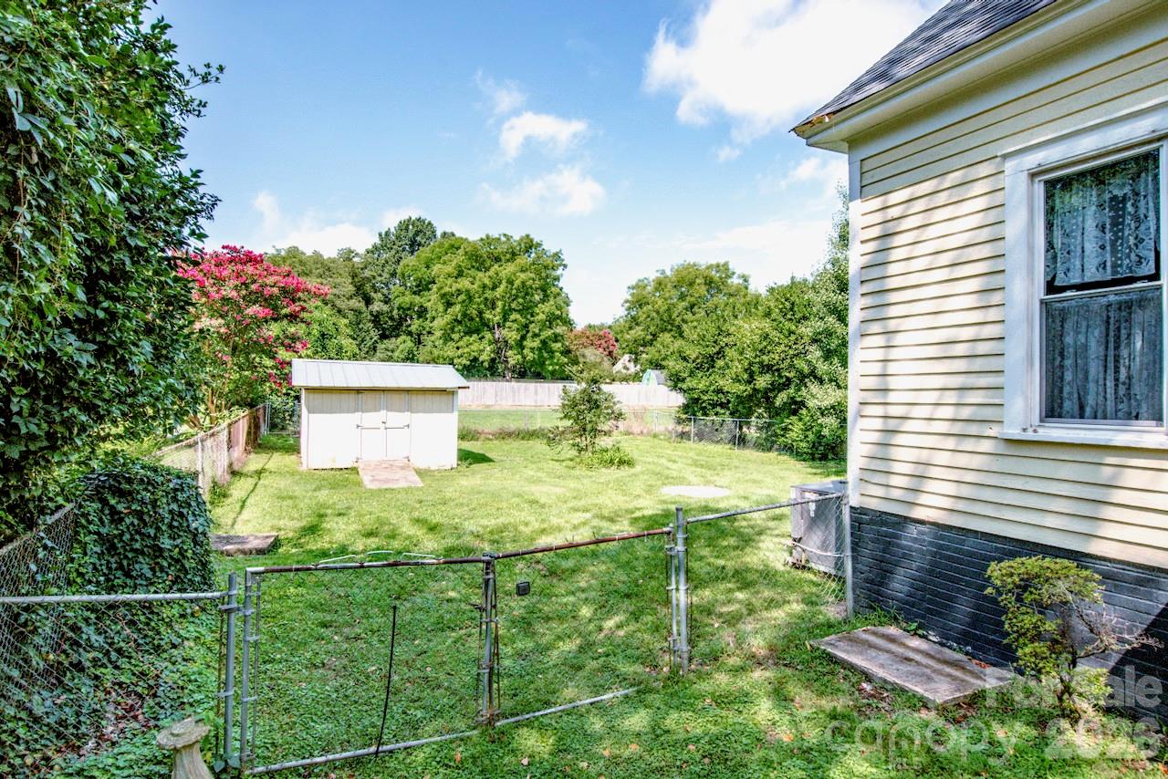 316 S Race Street — Statesville