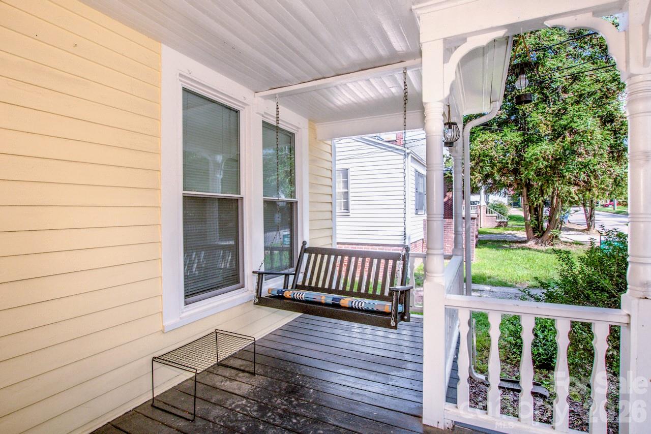 316 S Race Street — Statesville