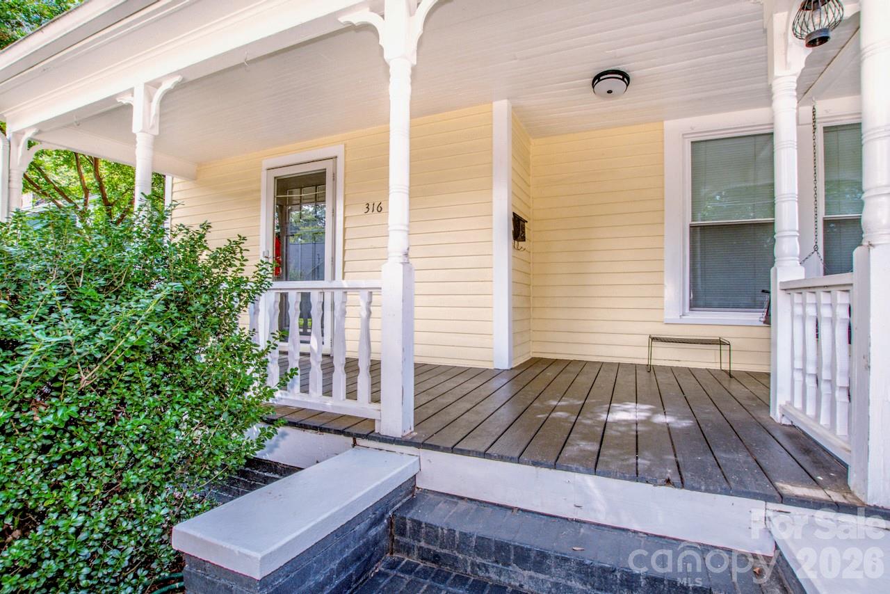 316 S Race Street — Statesville