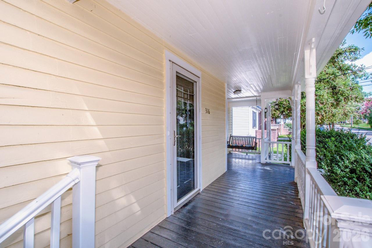 316 S Race Street — Statesville