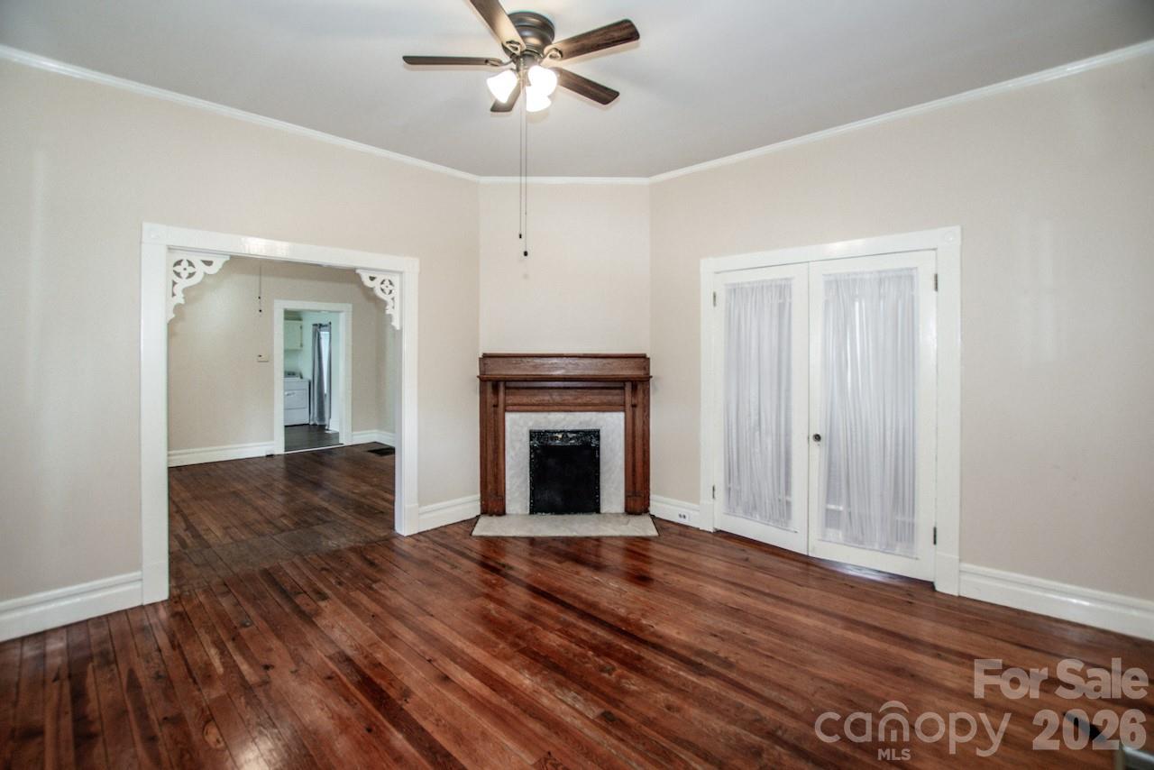 316 S Race Street — Statesville