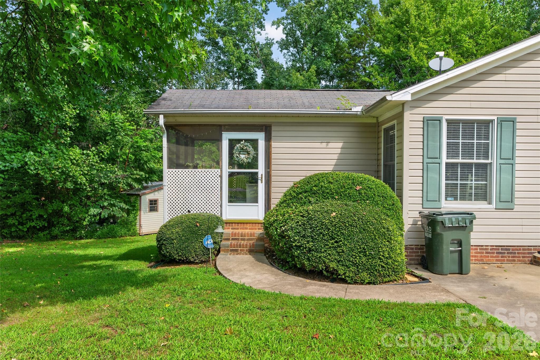 1007 Field Swallow Way — Clover