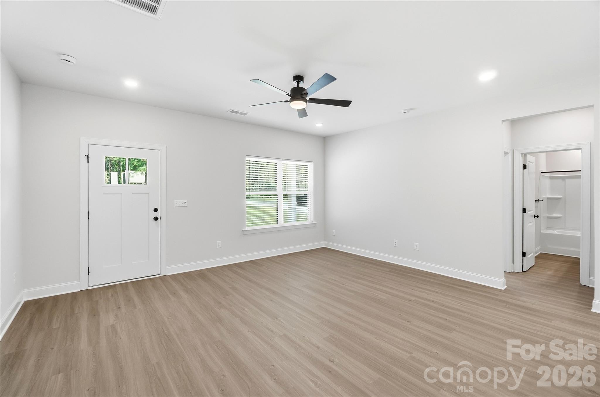 318 Honeywood Lane — Monroe