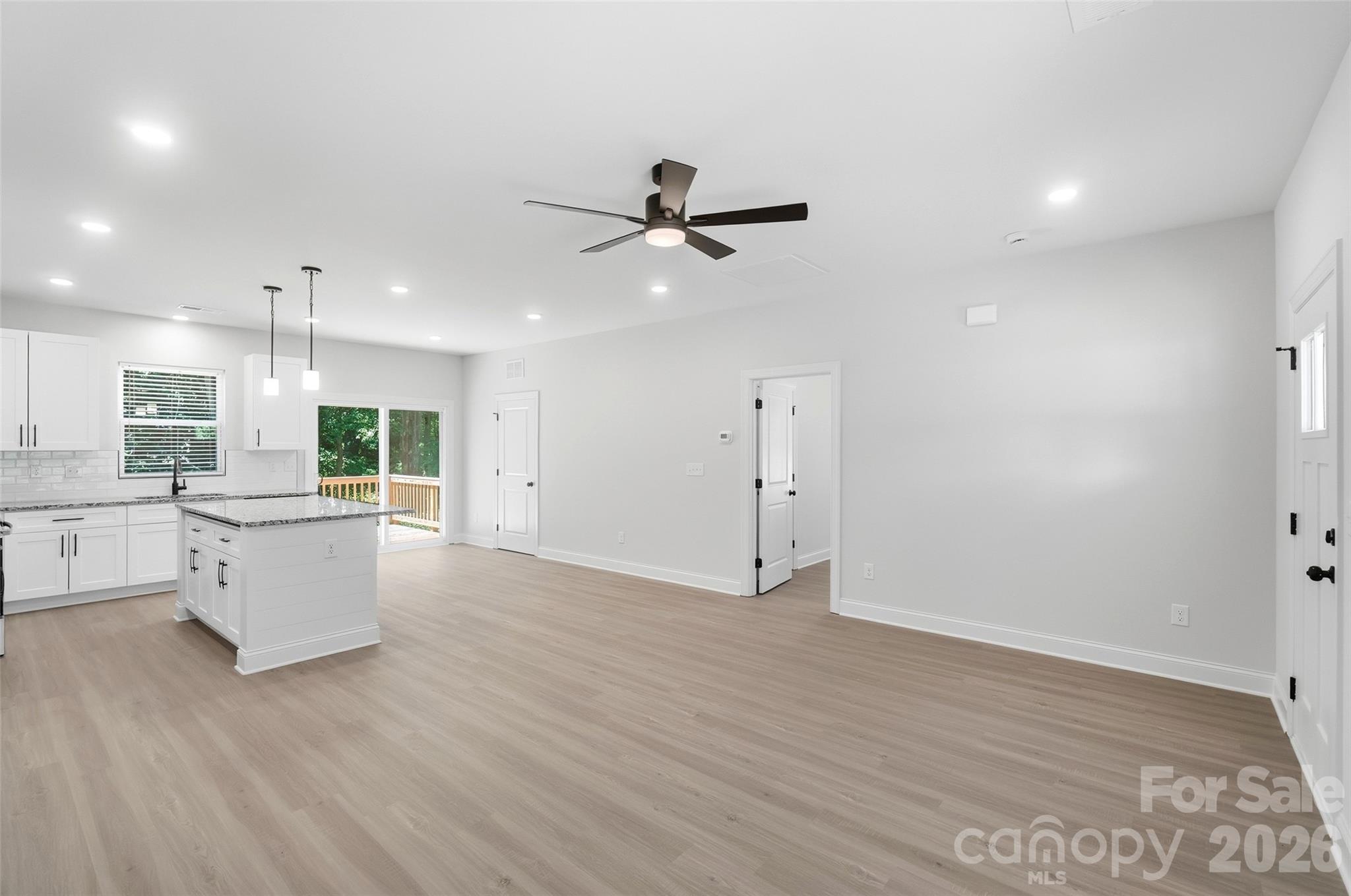 318 Honeywood Lane — Monroe
