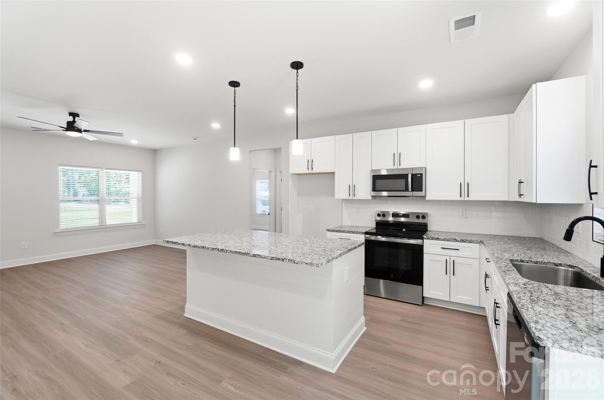 318 Honeywood Lane — Monroe