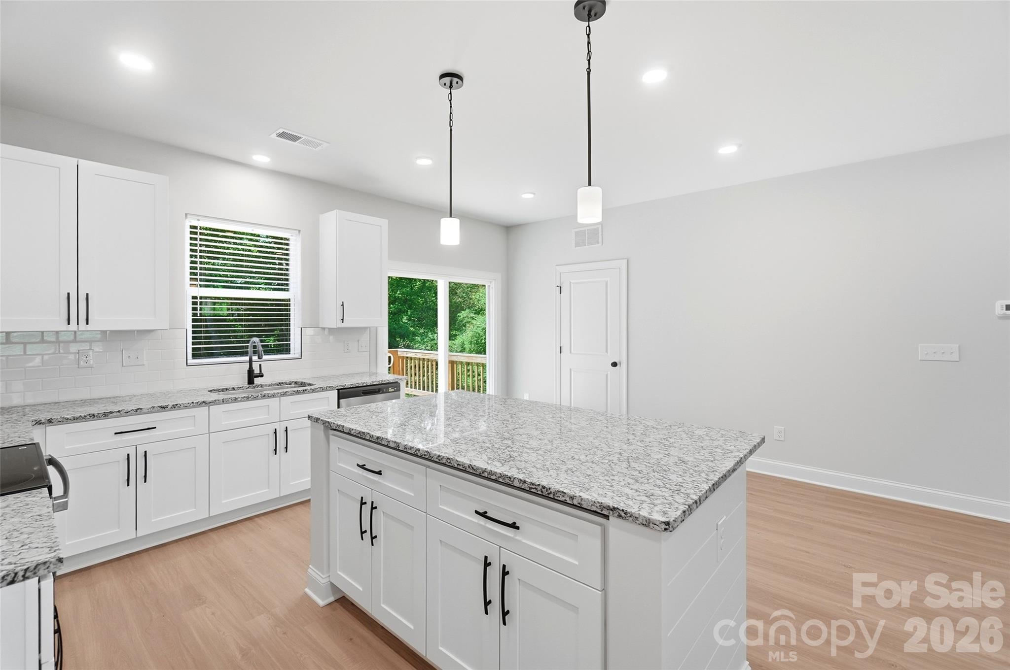 318 Honeywood Lane — Monroe