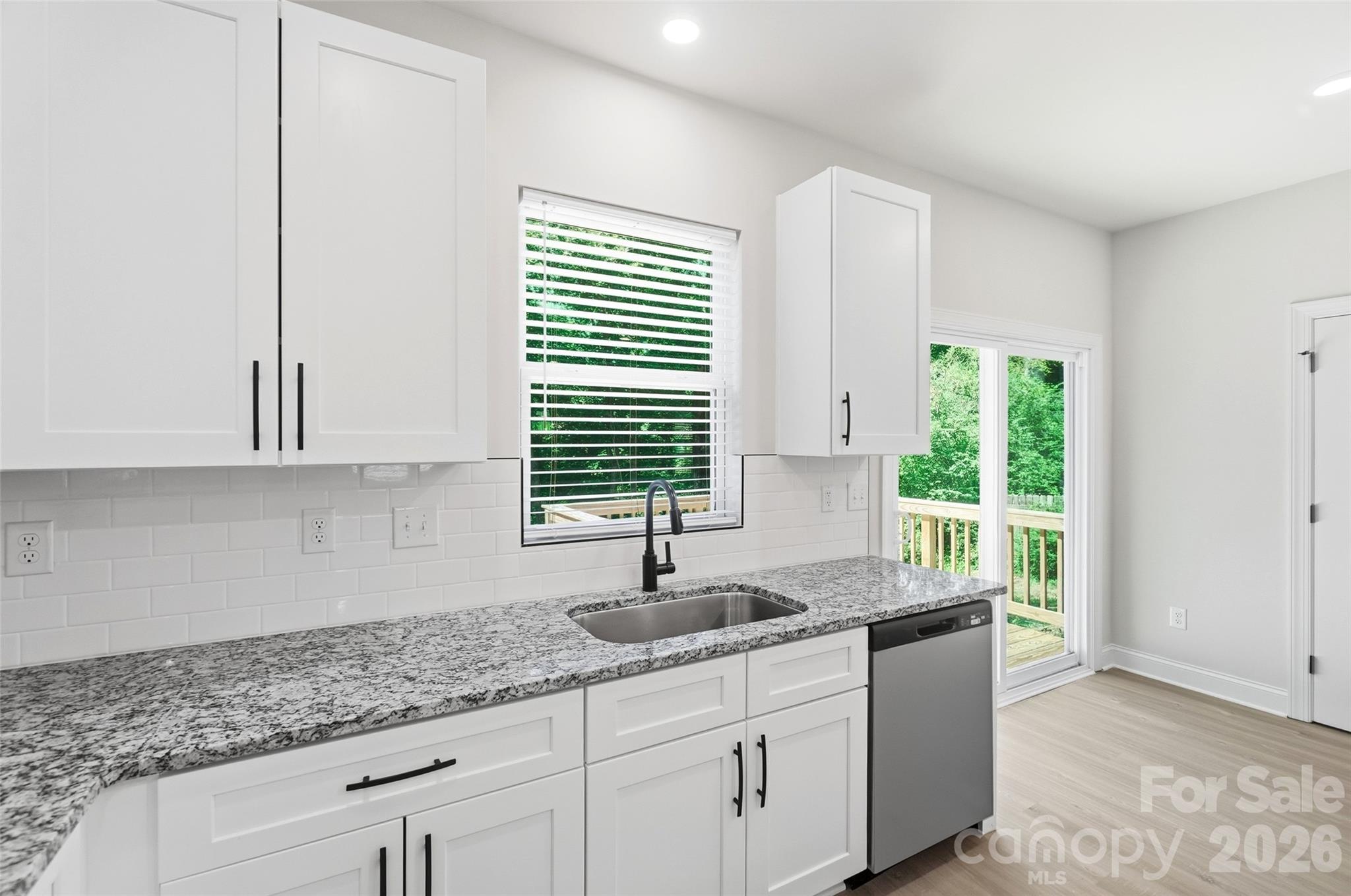 318 Honeywood Lane — Monroe