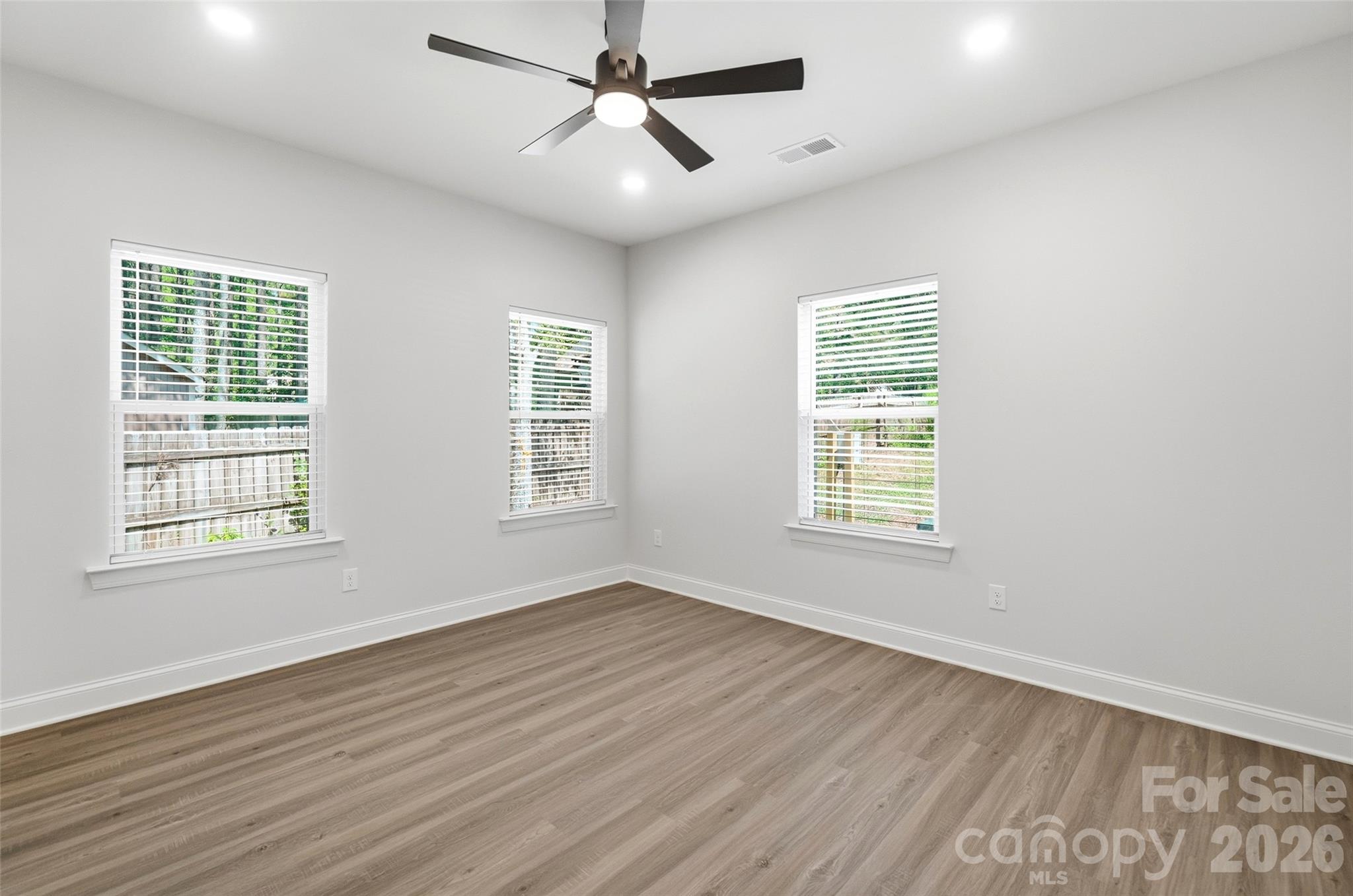 318 Honeywood Lane — Monroe