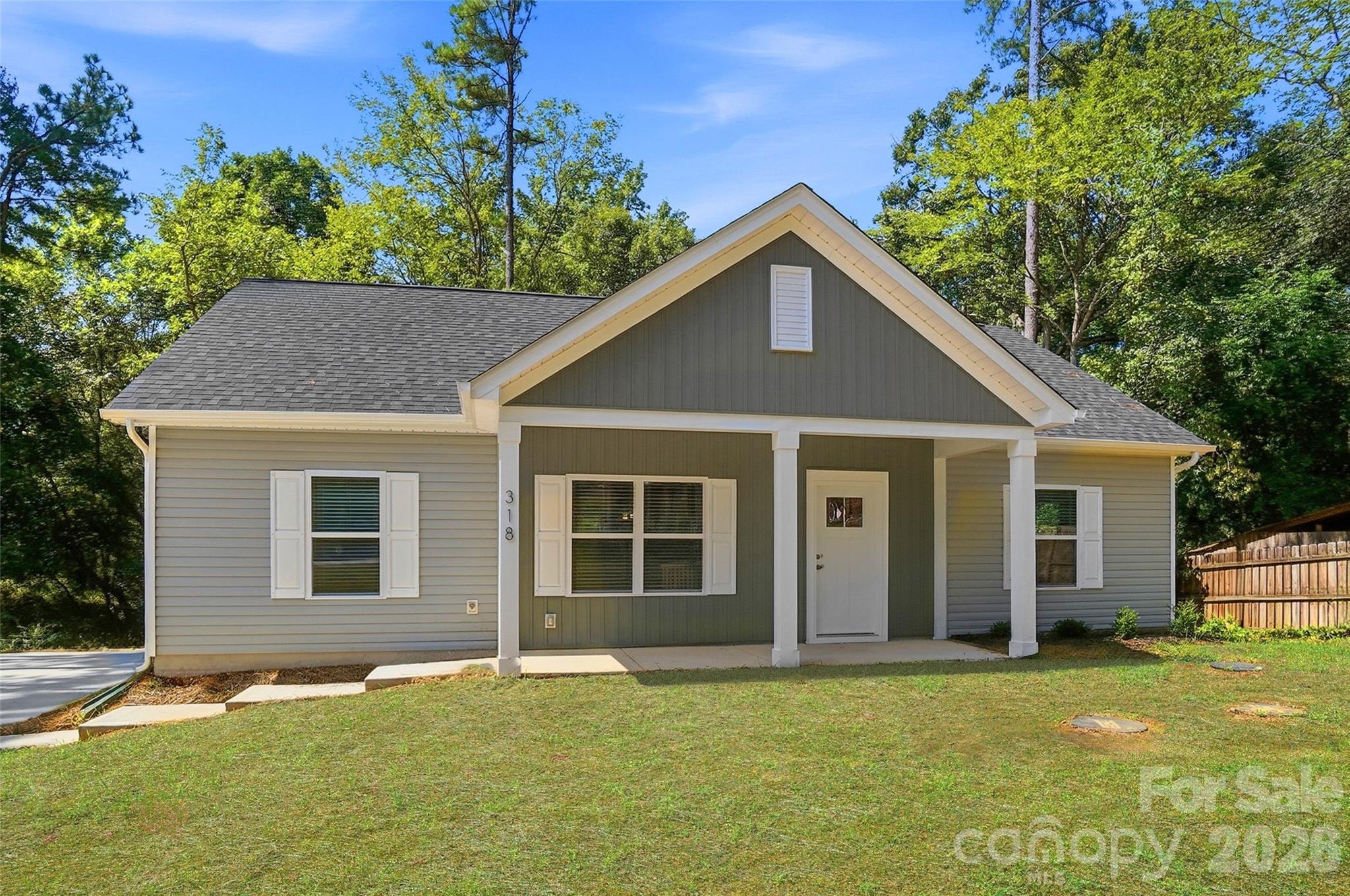 318 Honeywood Lane — Monroe