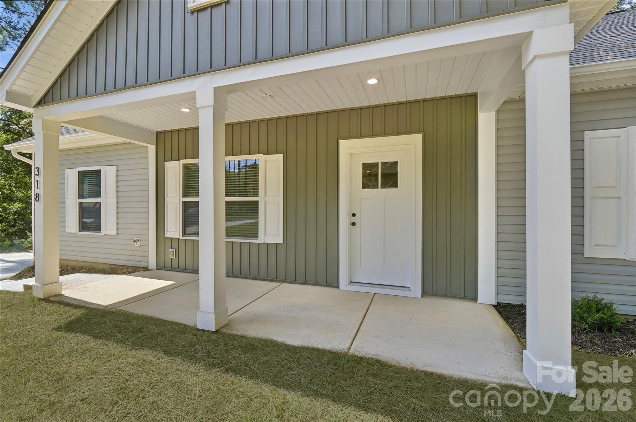 318 Honeywood Lane — Monroe