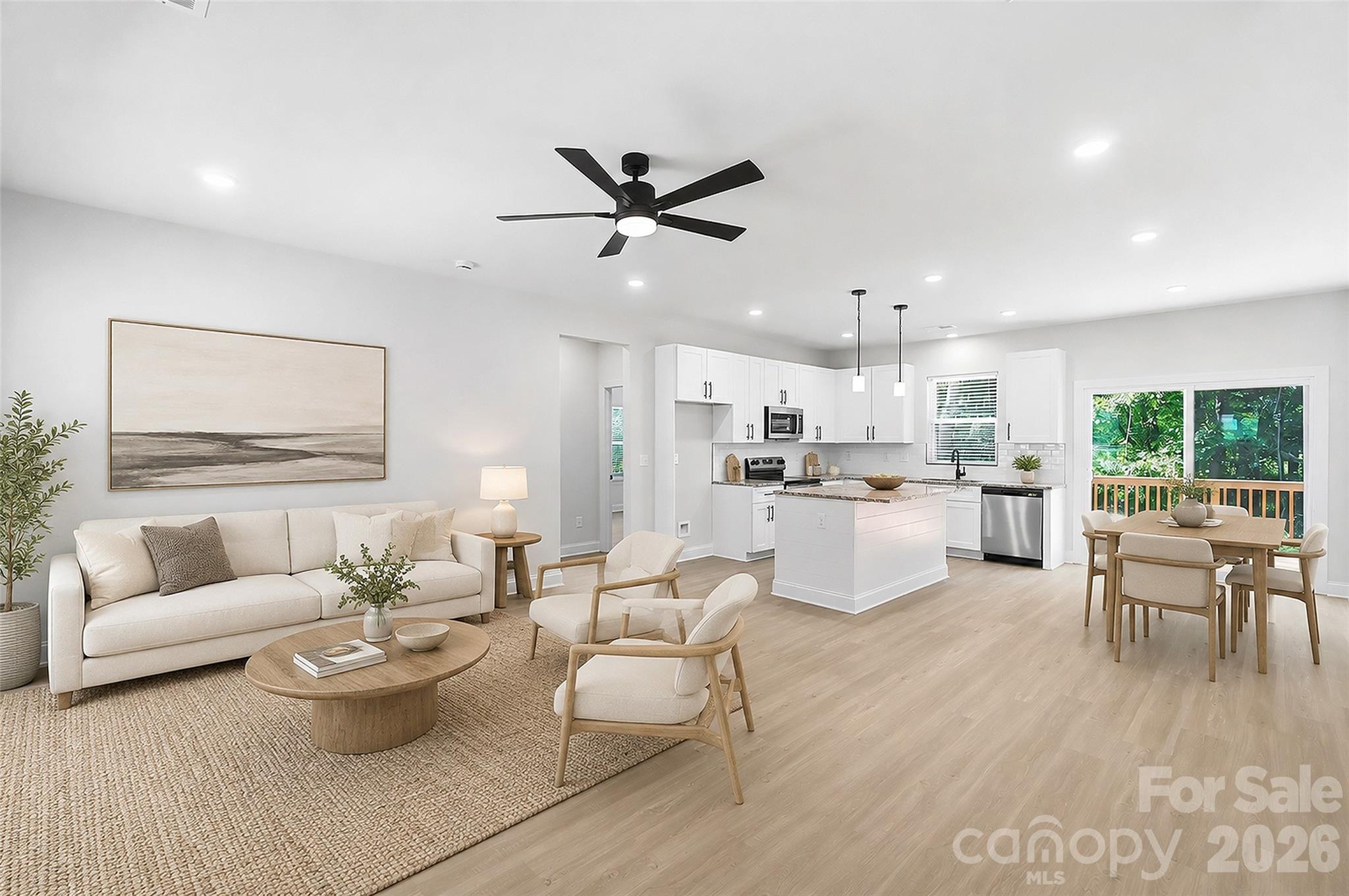 318 Honeywood Lane — Monroe