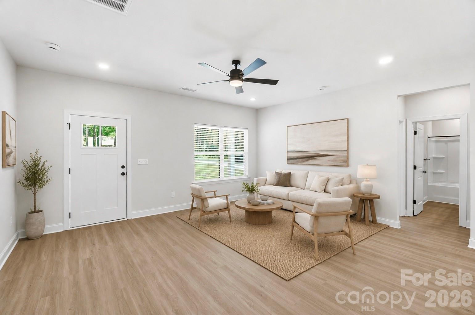 318 Honeywood Lane — Monroe