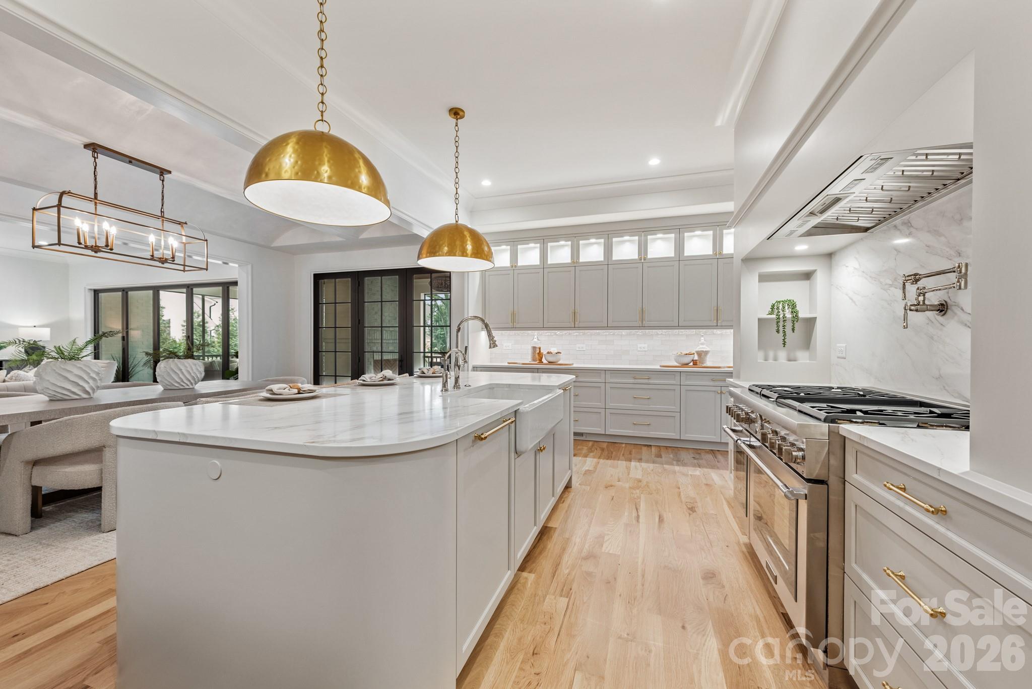 237 N Canterbury Road — Charlotte