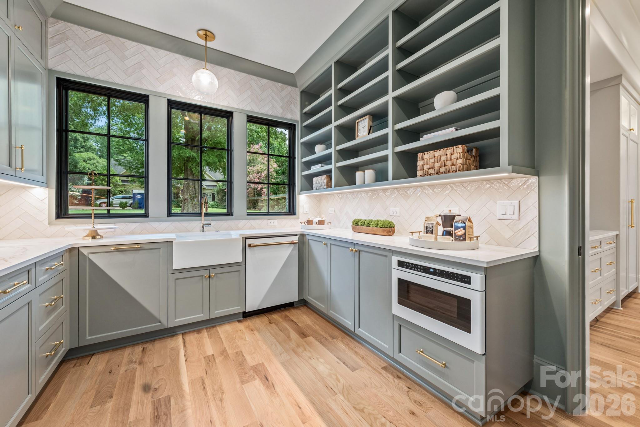 237 N Canterbury Road — Charlotte