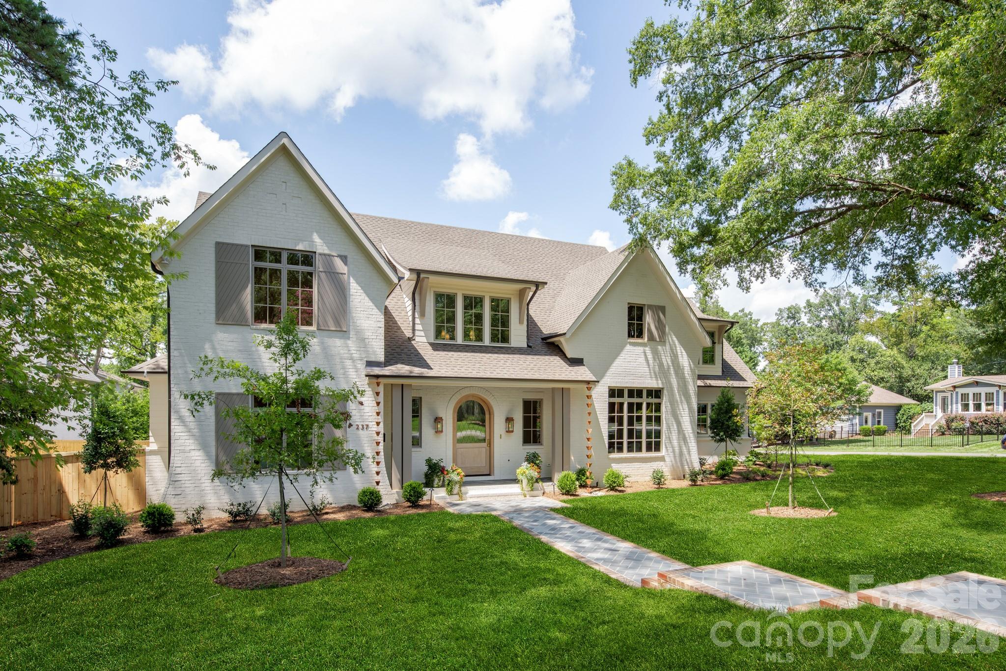 237 N Canterbury Road — Charlotte