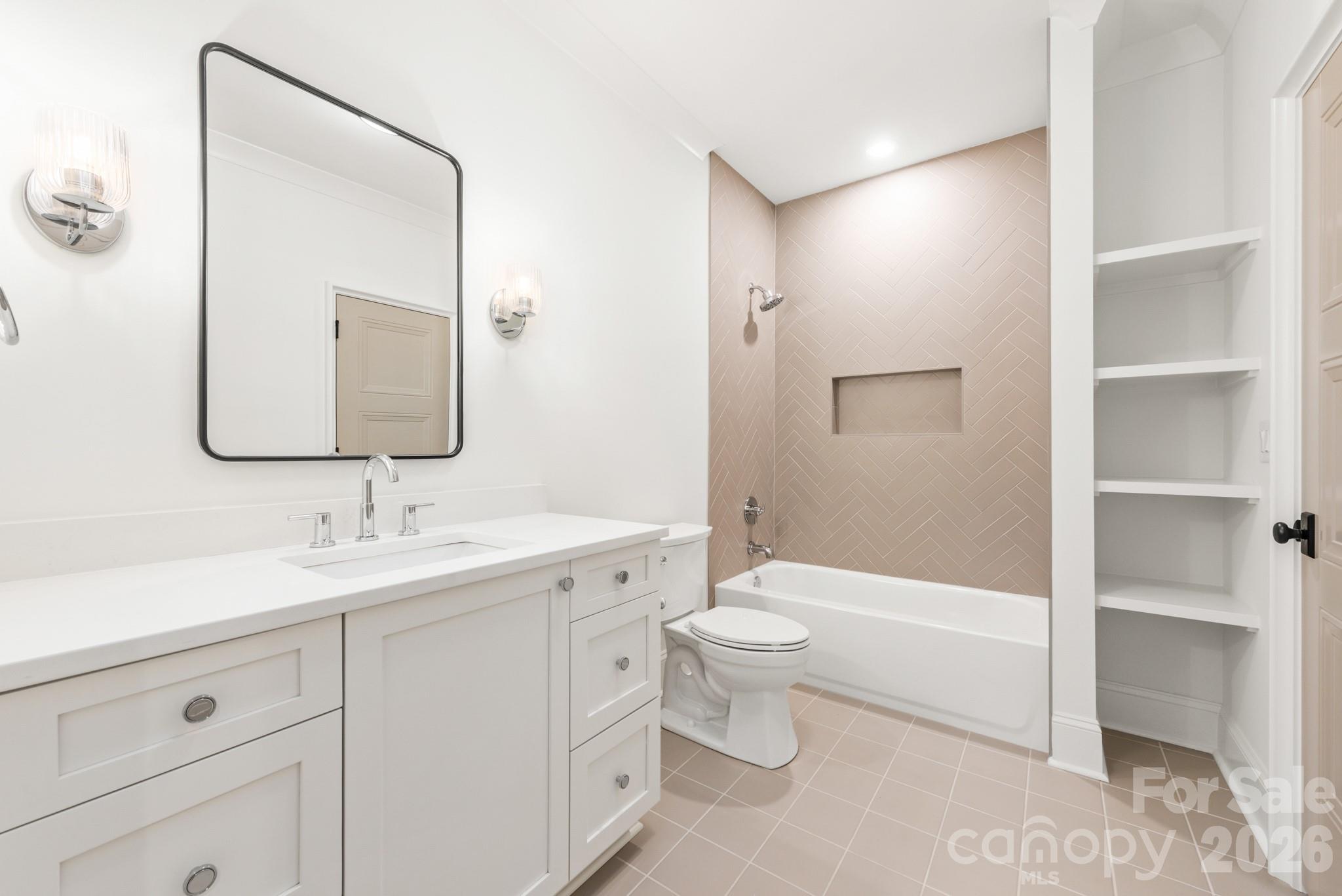 237 N Canterbury Road — Charlotte