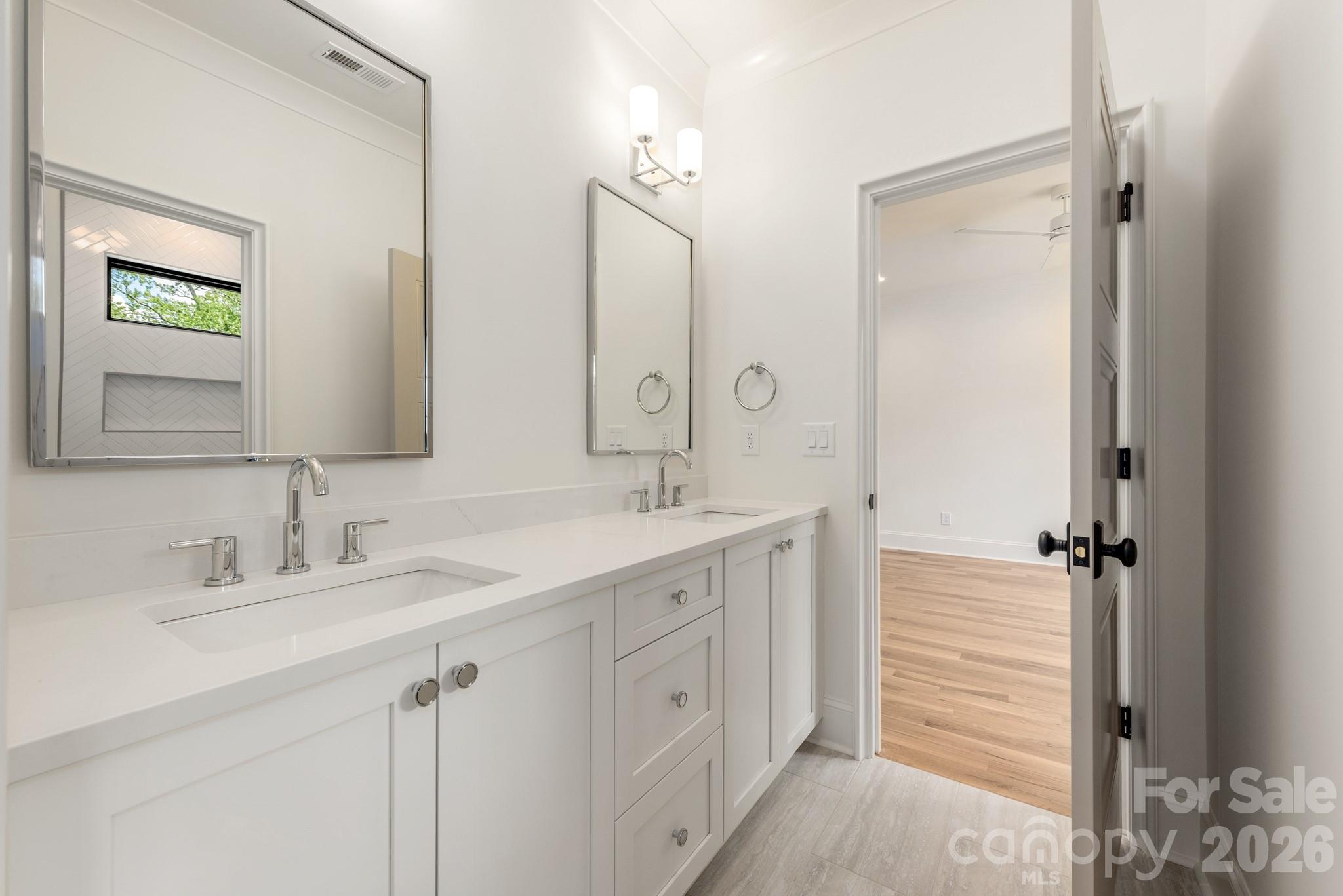 237 N Canterbury Road — Charlotte