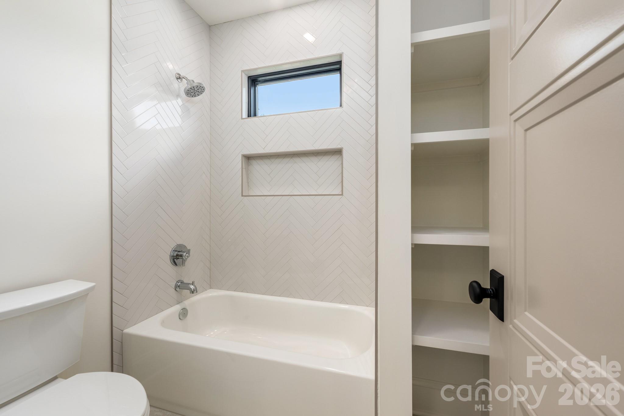 237 N Canterbury Road — Charlotte