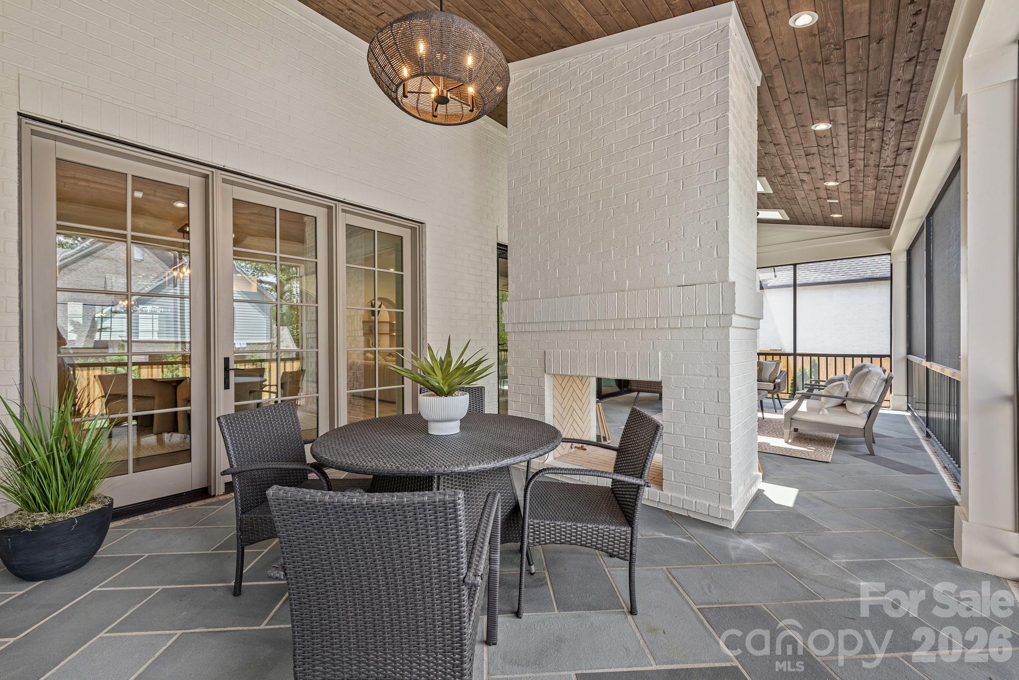 237 N Canterbury Road — Charlotte
