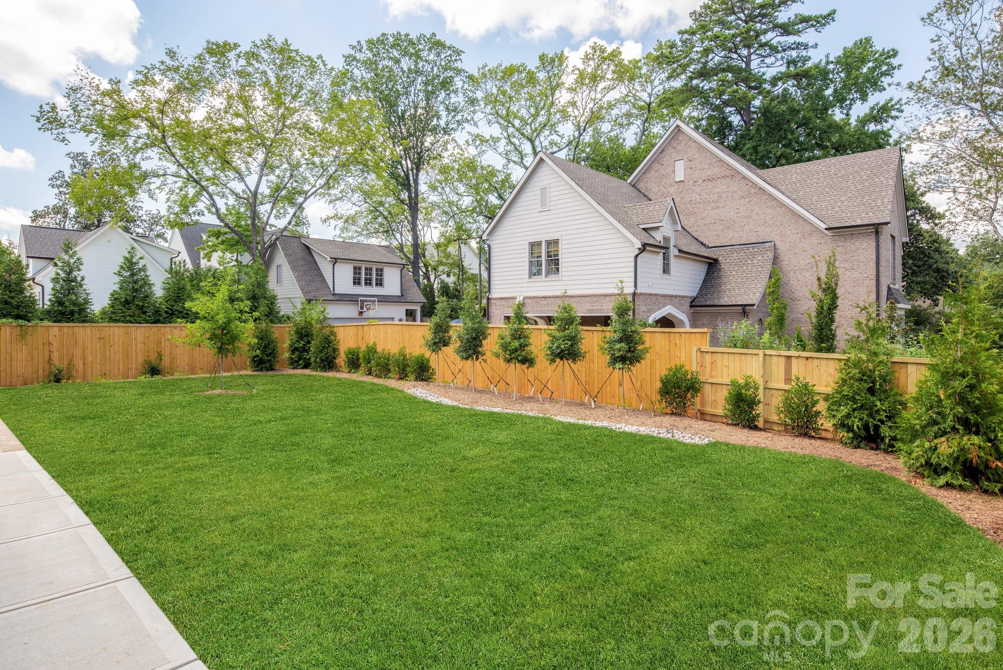 237 N Canterbury Road — Charlotte