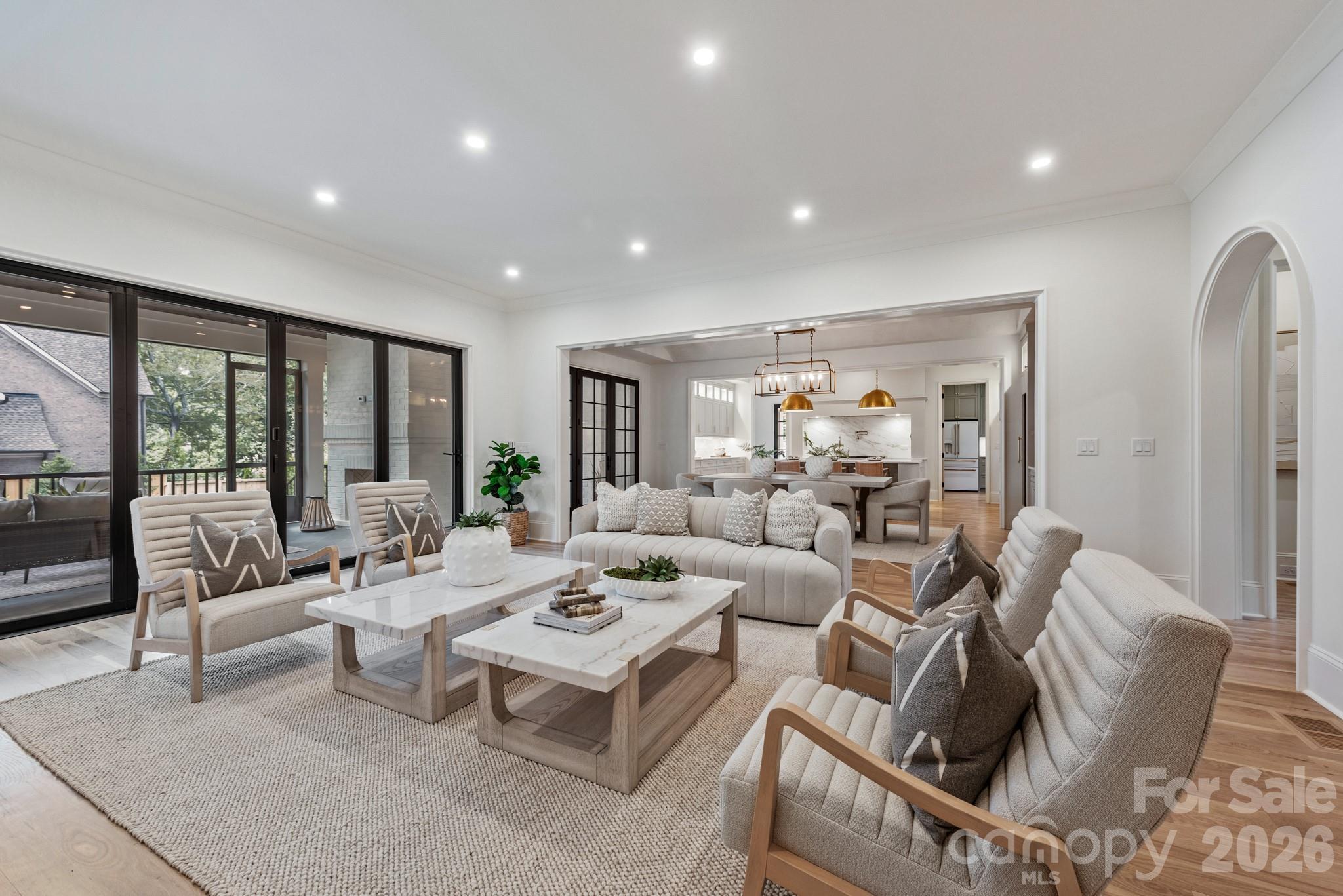 237 N Canterbury Road — Charlotte