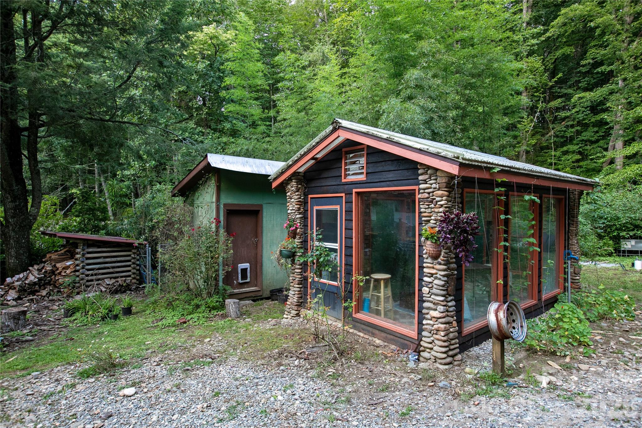 87 Old Chimney Lane — Cedar Mountain