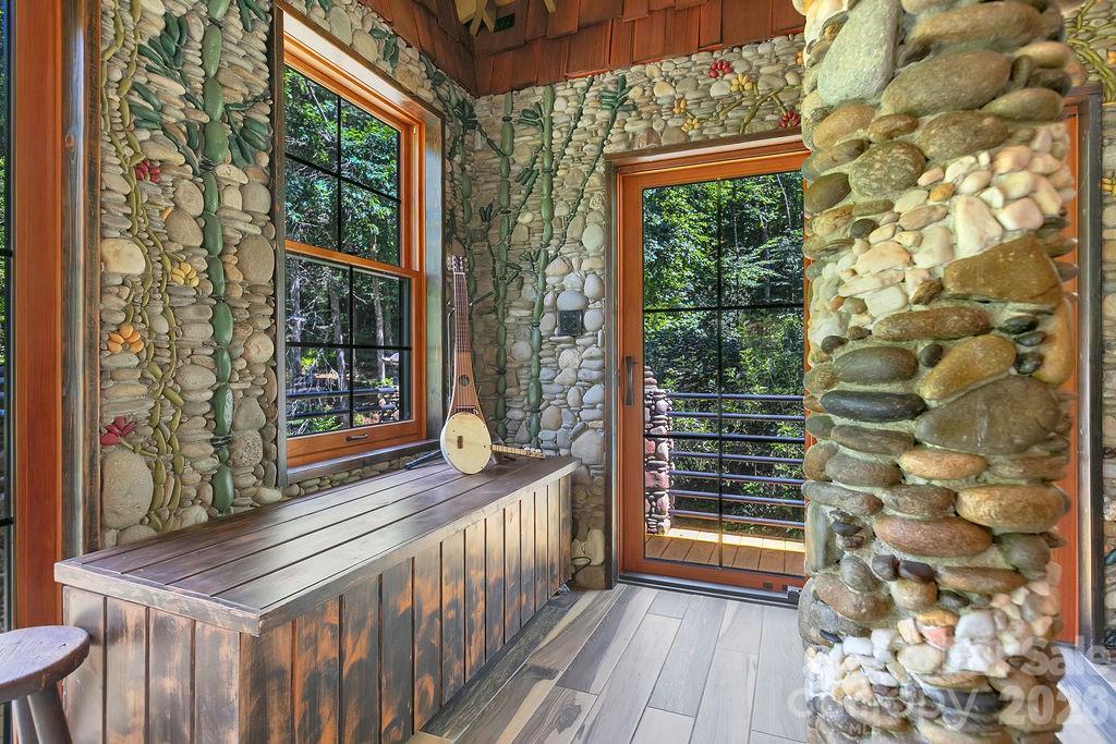 87 Old Chimney Lane — Cedar Mountain
