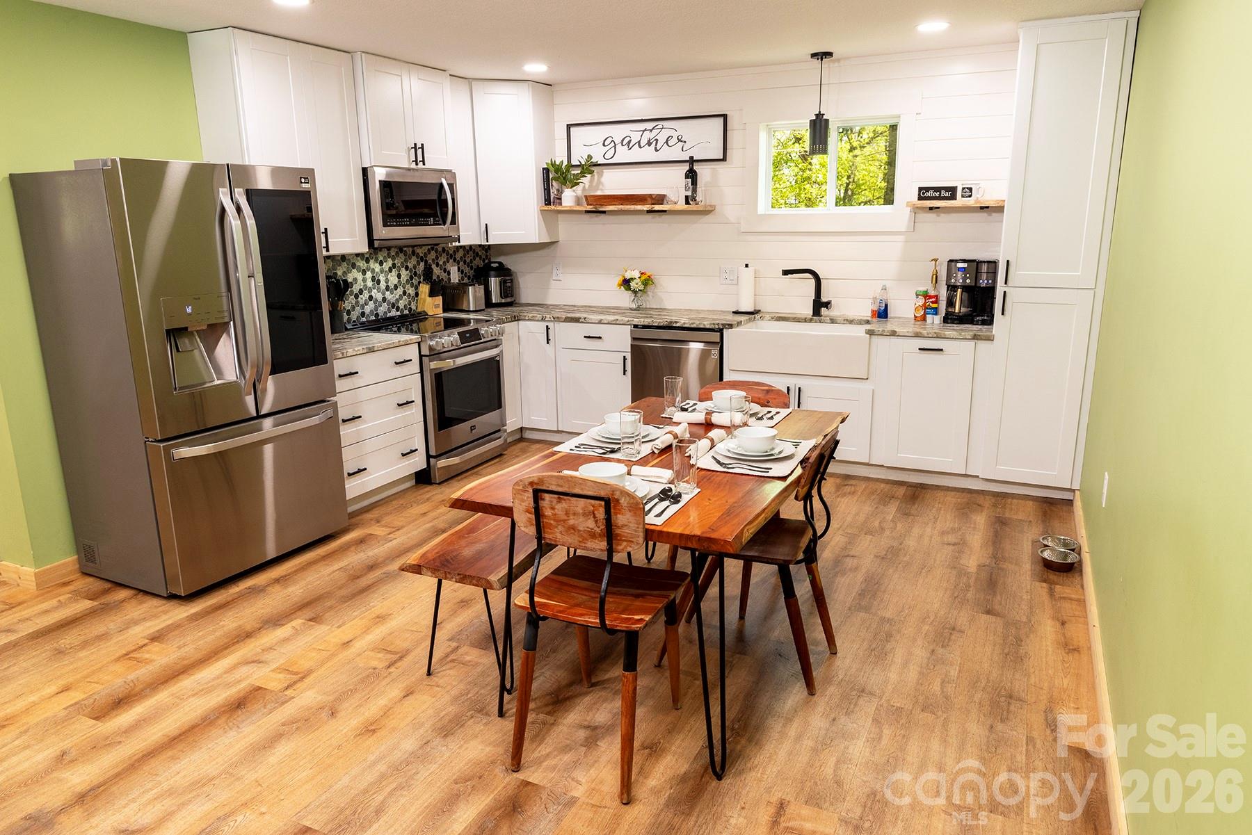 95 Lasso Lane — Waynesville