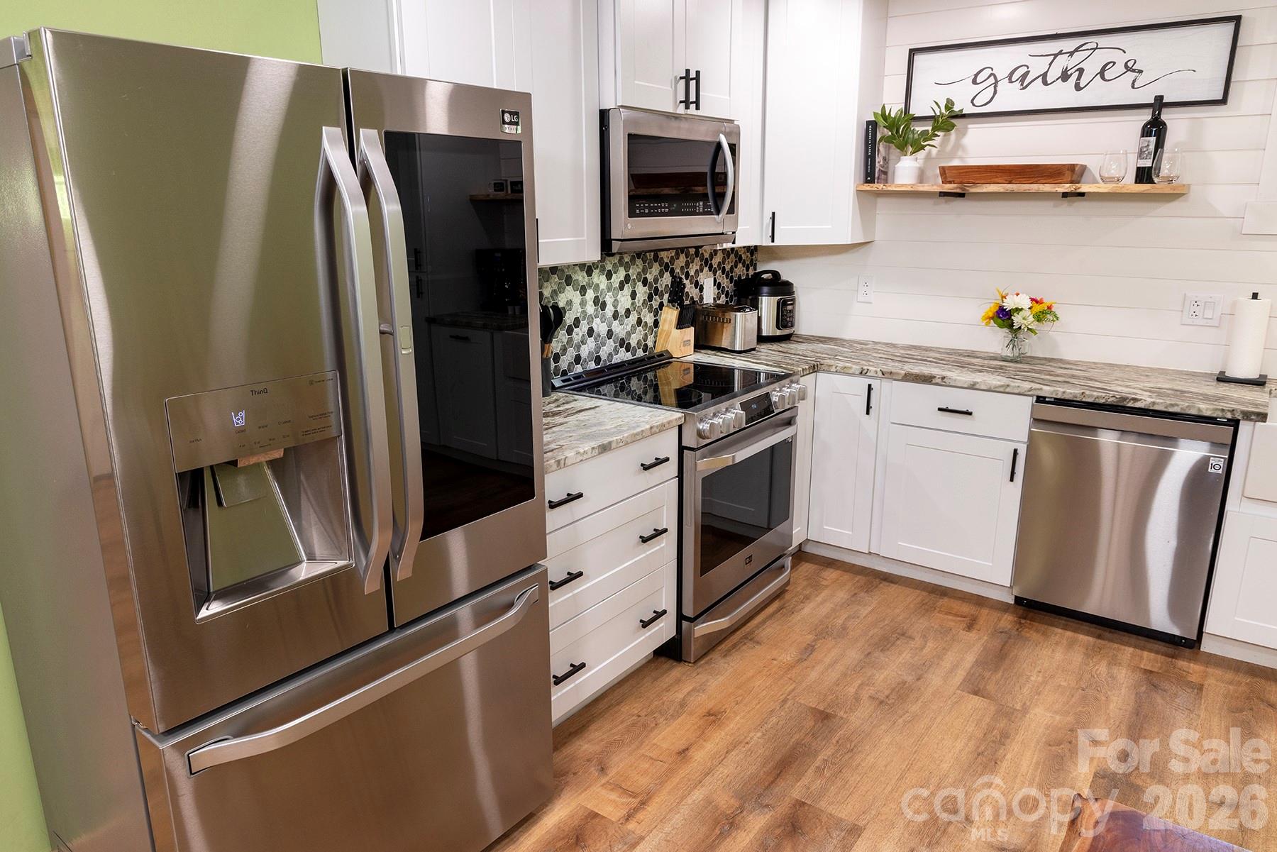 95 Lasso Lane — Waynesville