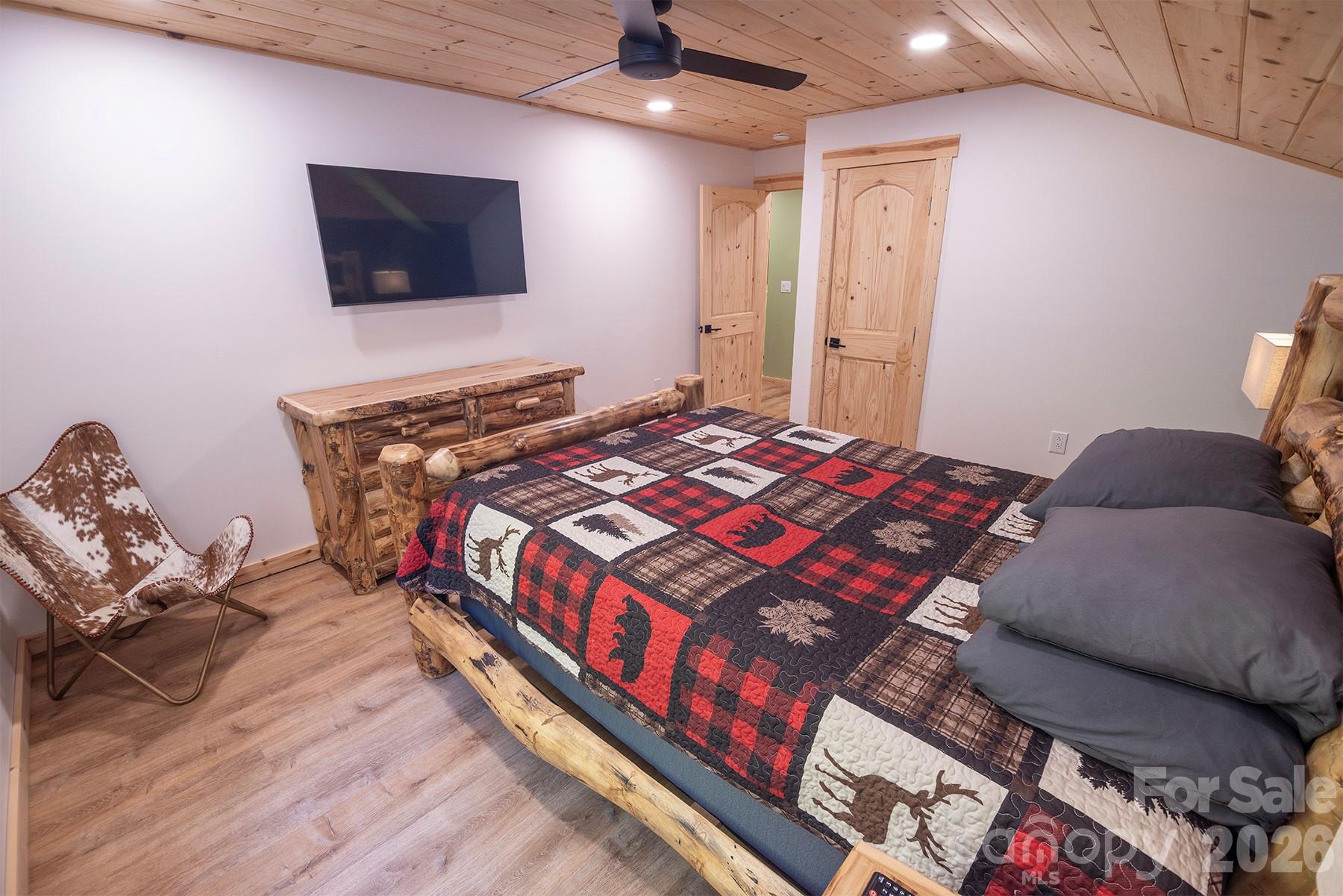 95 Lasso Lane — Waynesville
