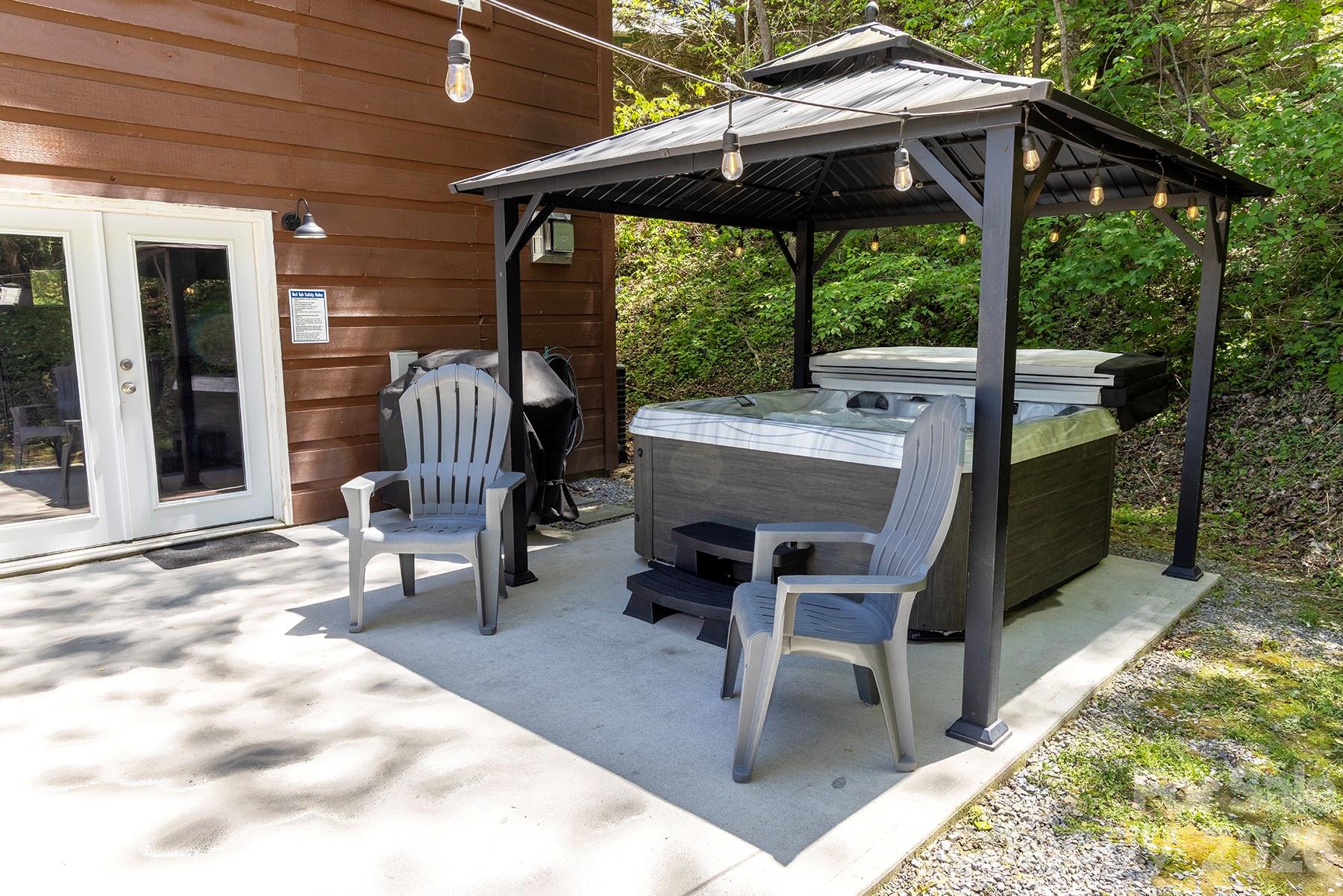 95 Lasso Lane — Waynesville